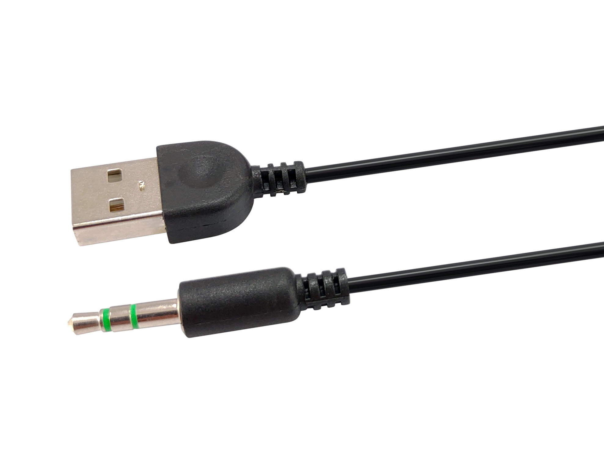 Un cavo USB nero con jack da 3,5 mm nero. L'estremità USB è argentata e il jack ha anelli verdi.