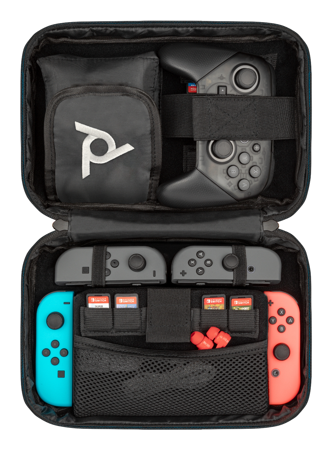 Funda negra abierta con mandos Switch, cartuchos y accesorios. Incluye un mando negro, Joy-Cons grises y accesorios rojos.