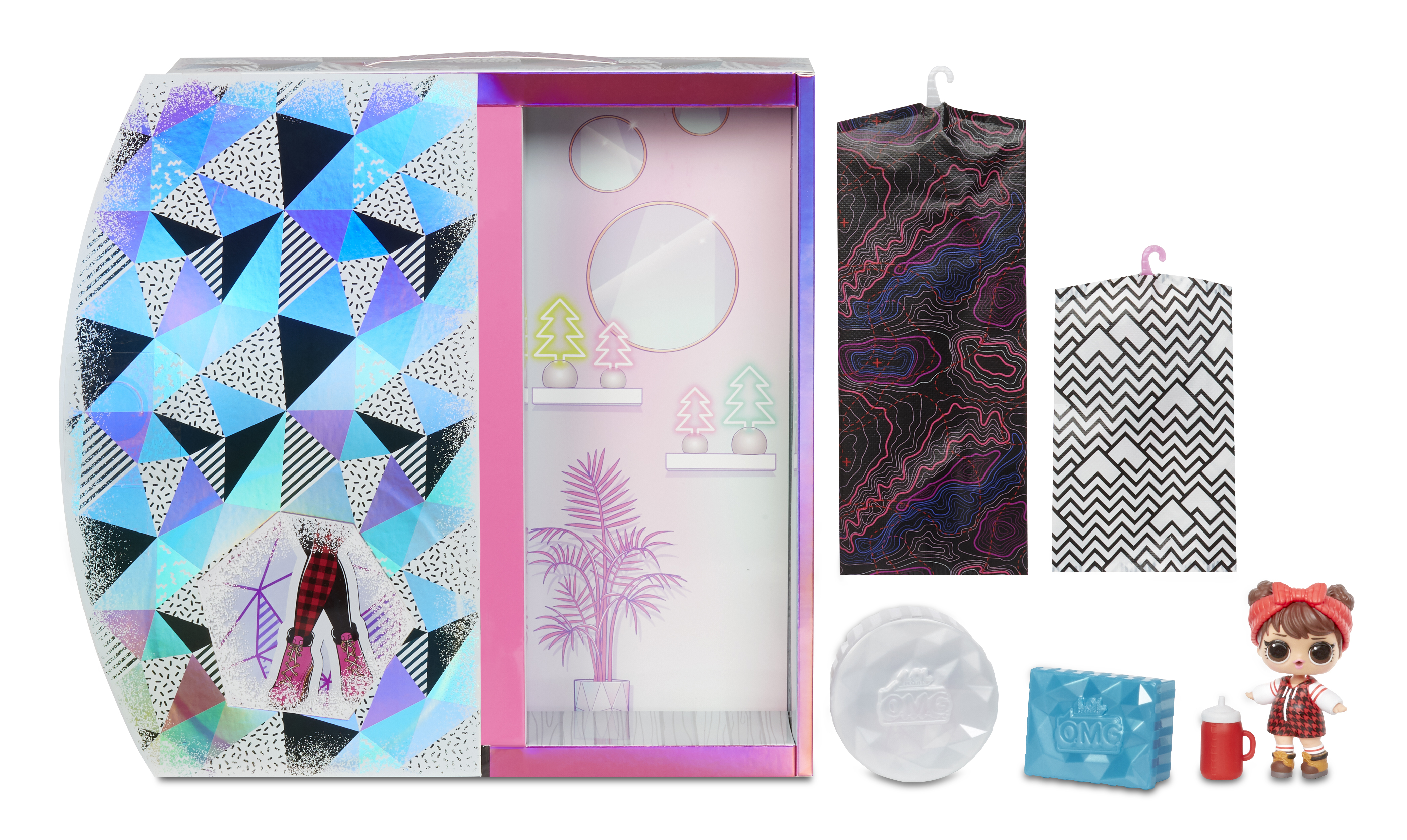 Zestaw lalek z pudełkiem. Wewnątrz pudełka znajduje się pokój z lustrem i rysunkami drzew. Z przodu akcesoria i lalka.