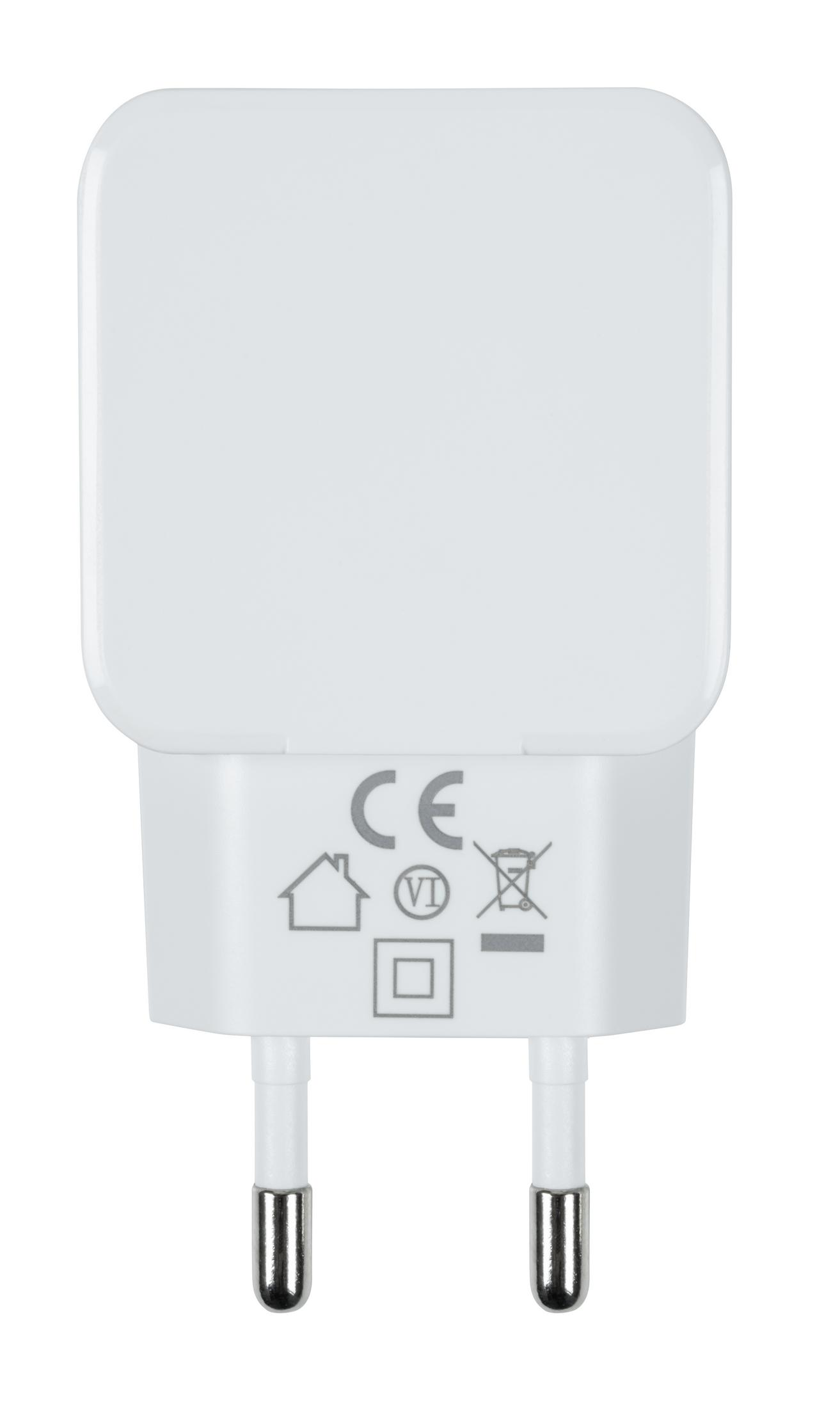 Ein weißer europäischer Steckeradapter. Er hat zwei Stifte, eine quadratische Oberseite und verschiedene Symbole wie ein Haus und CE-Zeichen.