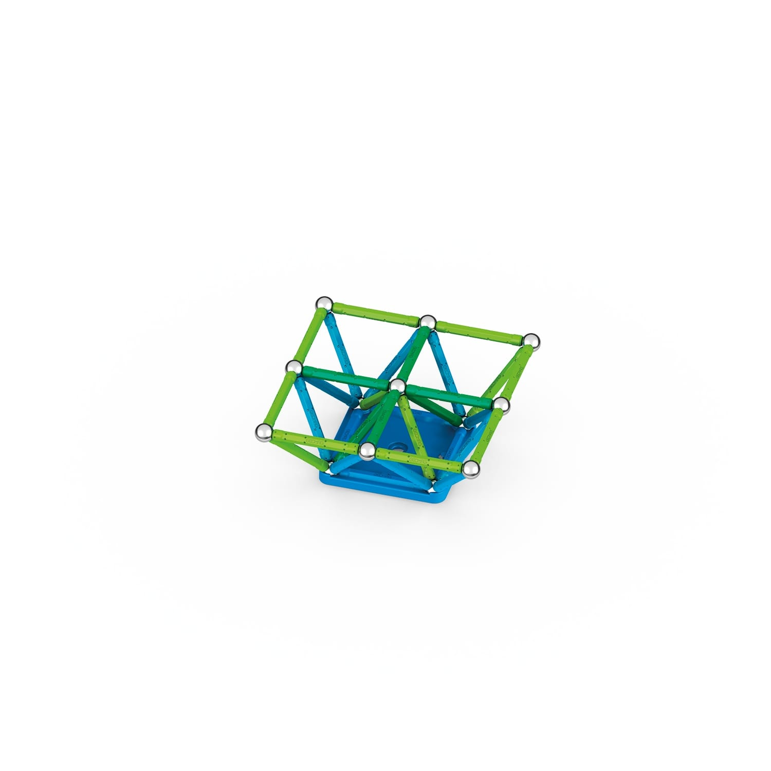 Eine blau-grüne geometrische Struktur aus verbundenen Stäben und Ringen, die auf weißem Hintergrund ruht.