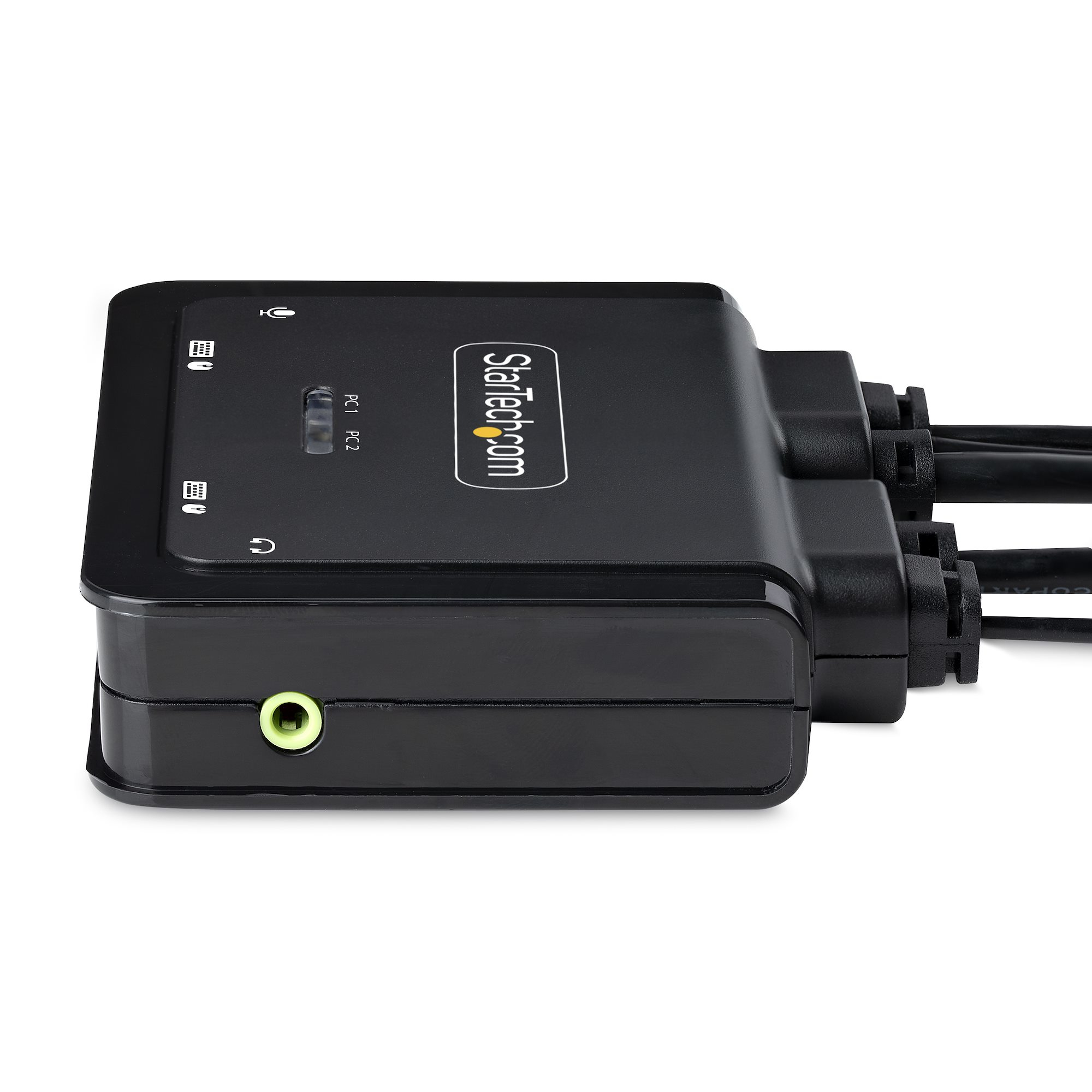 Un dispositivo nero StarTech.com, con porte e un jack audio verde. I cavi si estendono verso destra.