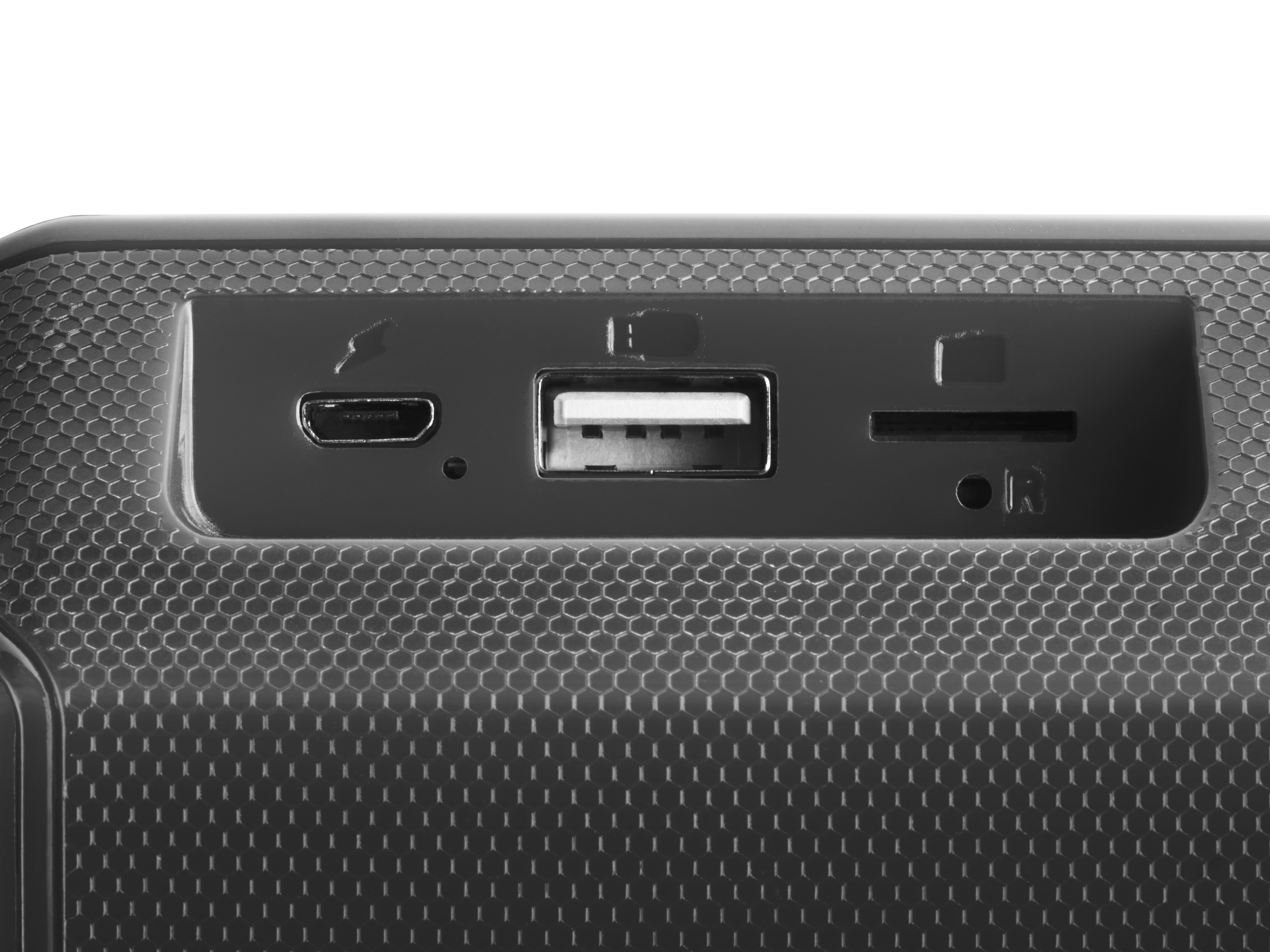 Close-up van een zwart apparaat met een USB-poort, micro-USB-poort en SD-kaartsleuf.