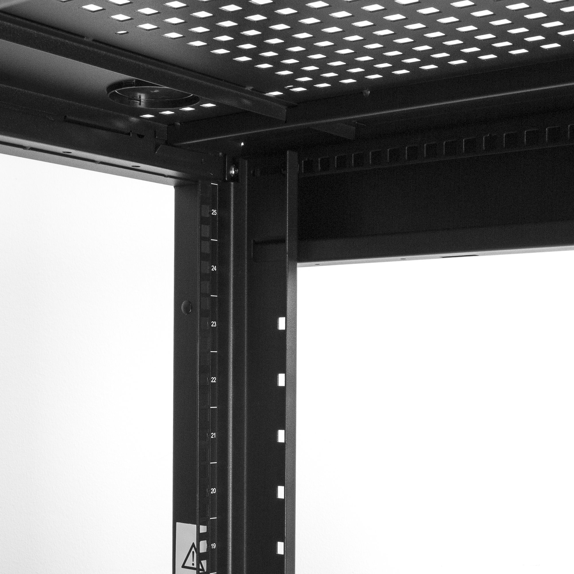 Schwarzes Metallgestell mit nummerierten vertikalen Stützen. Die Oberseite hat kleine quadratische Löcher und einen weißen Hintergrund.