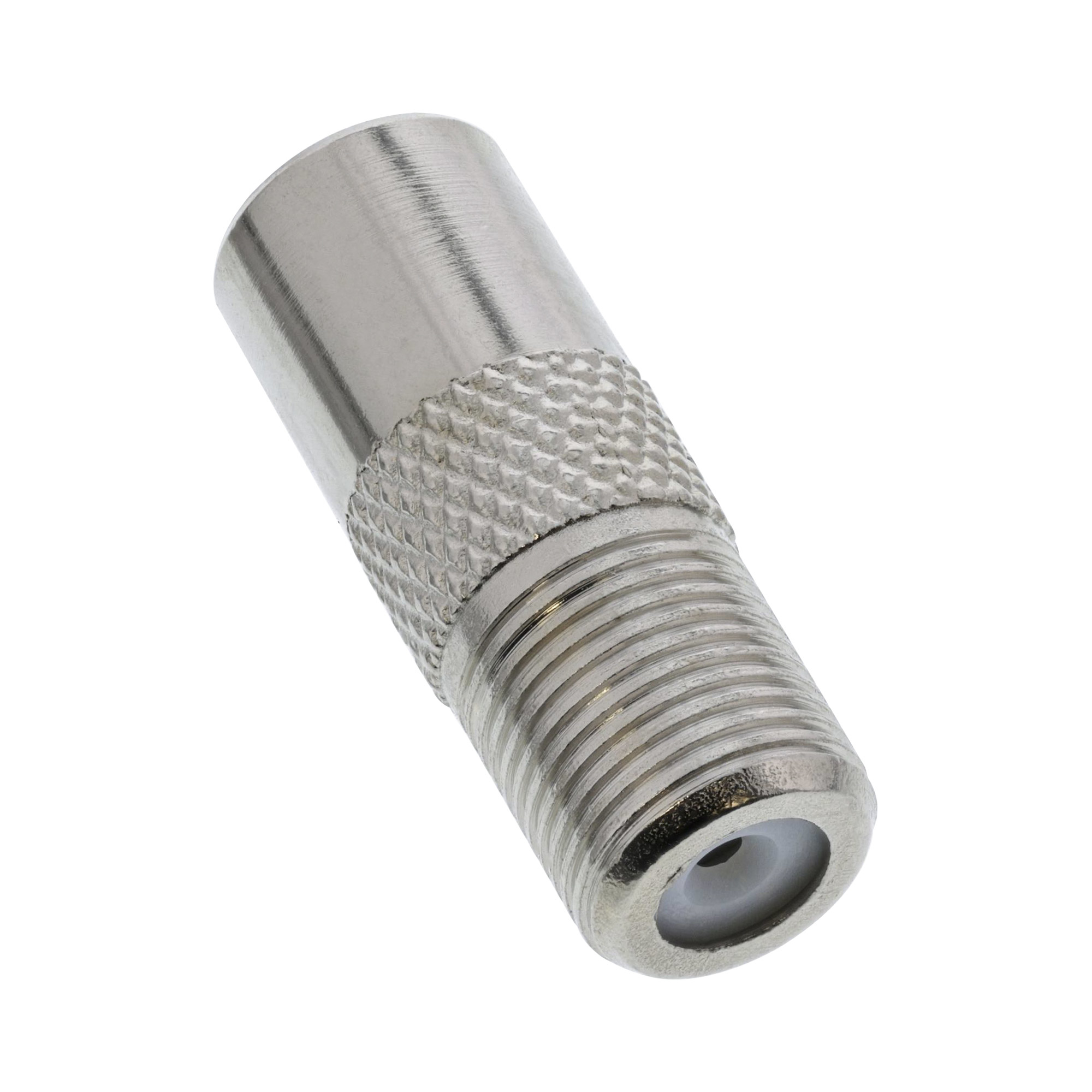 Ein metallischer Koaxialkabelstecker. Er hat eine zylindrische Form mit strukturiertem Griff und Gewindeende. Weißer Hintergrund.