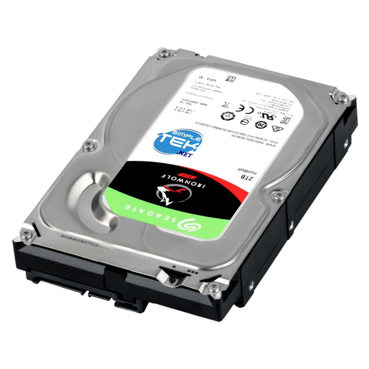 Dysk twardy Seagate IronWolf 2 TB. Ma etykietę z logo Seagate, IronWolf i Simple Tek .net.