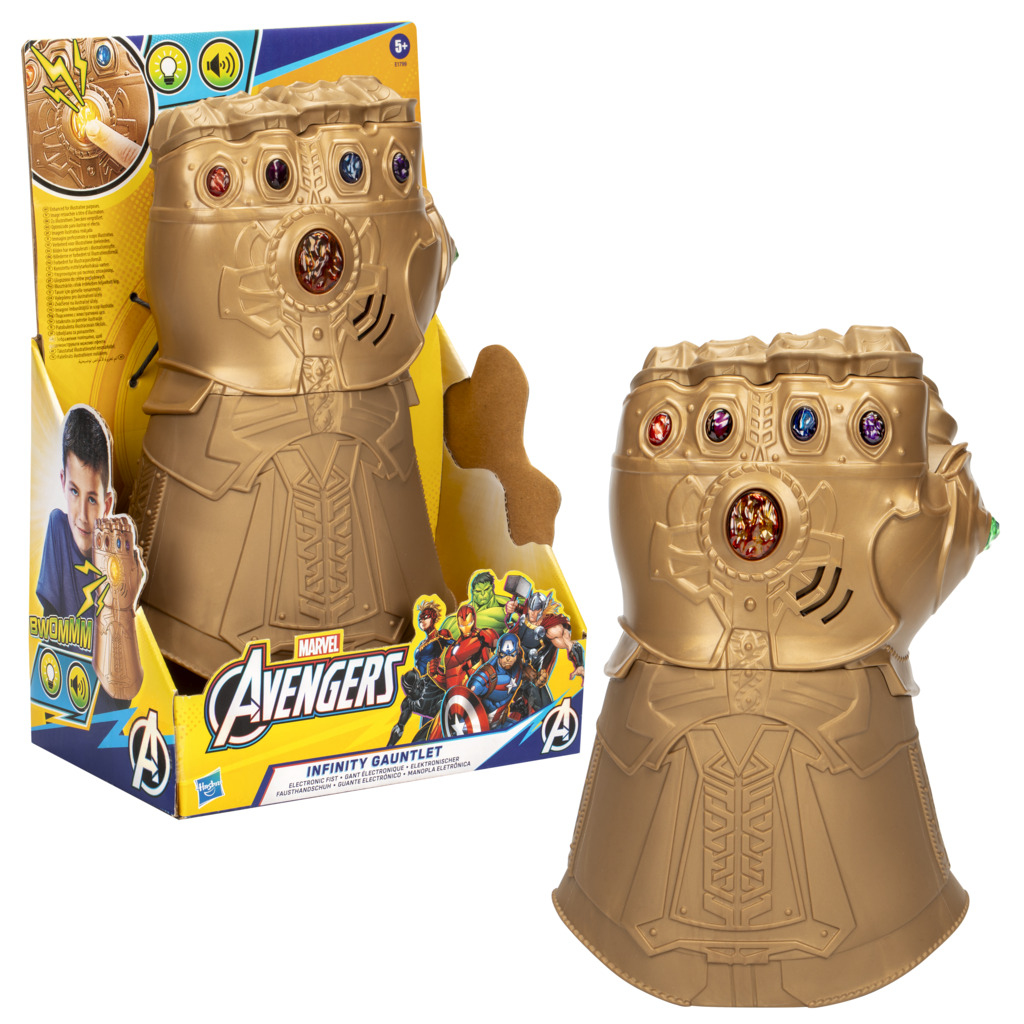 Ein goldener Infinity-Gauntlet-Spielzeug mit bunten Edelsteinen. Es befindet sich in einer Box mit dem Avengers-Logo.