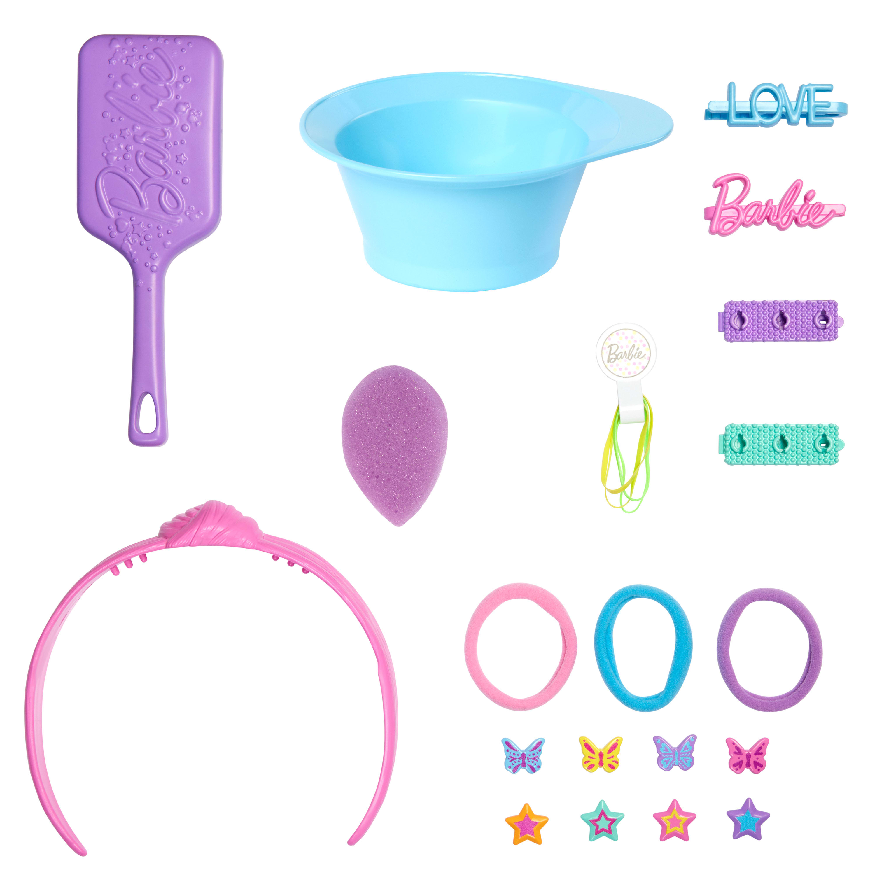 Zestaw akcesoriów Barbie: szczotka, miska, gumki do włosów, spinki, opaski do włosów, motyle i gwiazdki na białym tle.