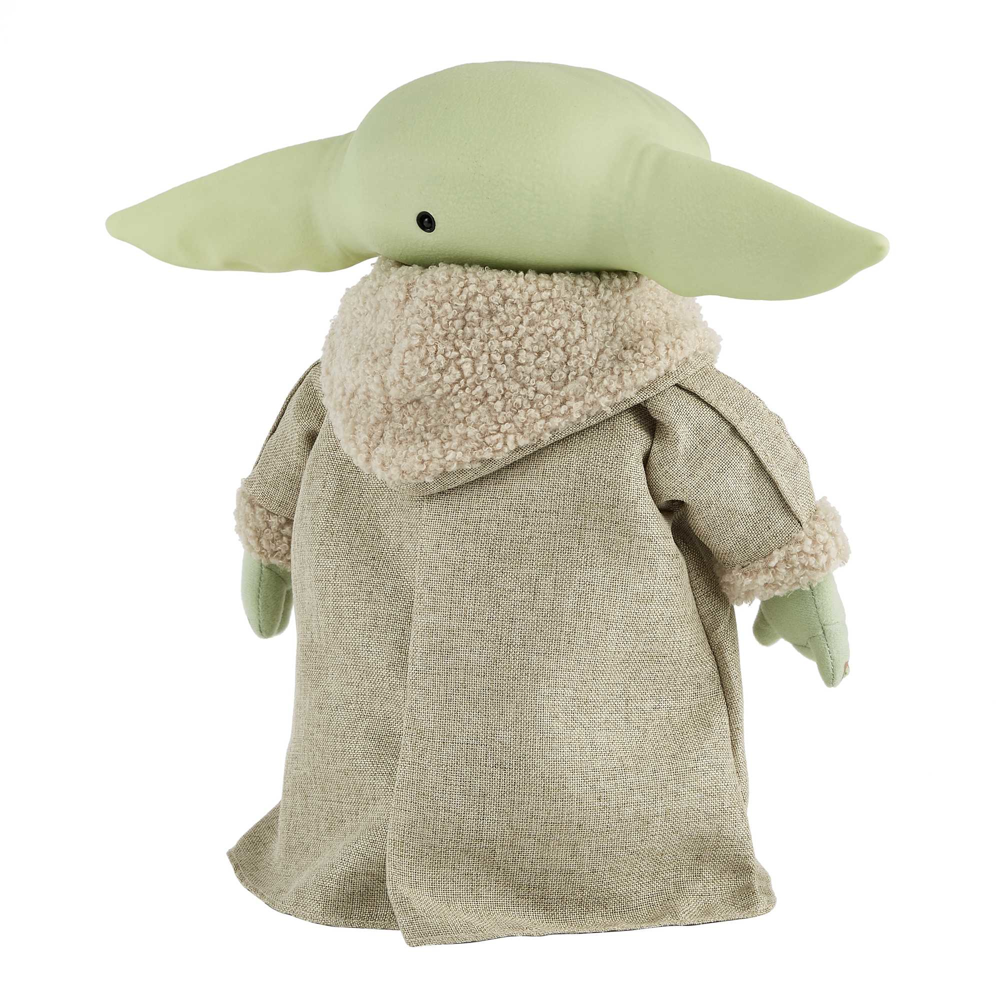 Ein Plüschtier von Grogu aus The Mandalorian. Es hat große Ohren, einen beigen Mantel mit Fellbesatz und grüne Hände.