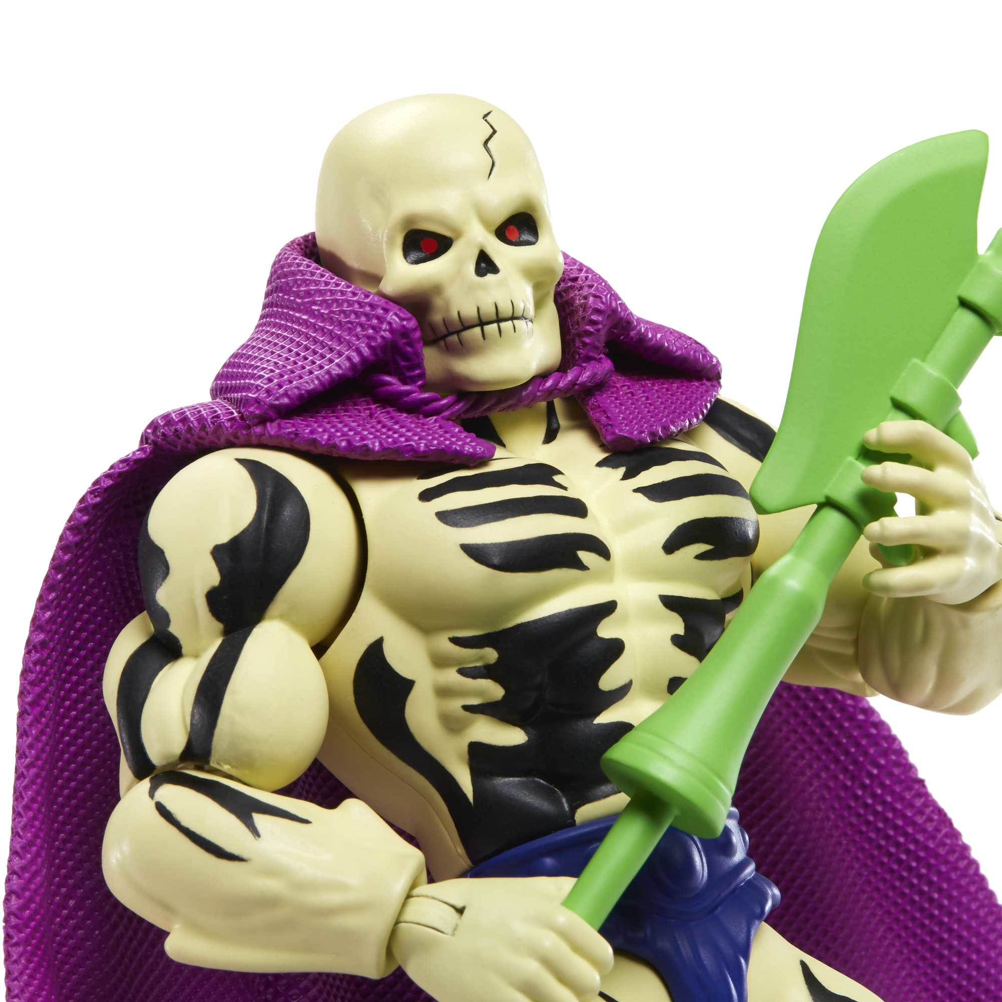 Skeletor-Actionfigur mit grüner Axt und lila Umhang. Die Figur hat ein schädelähnliches Gesicht und schwarze Markierungen auf dem Körper.