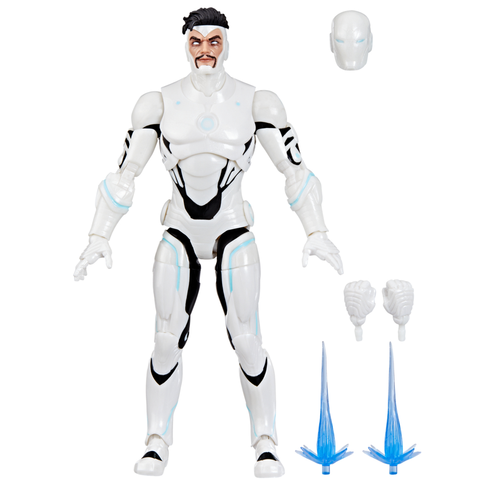 Figura de acción de Iron Man con traje blanco y negro. Incluye casco, manos y explosiones de energía azul. La figura está sobre fondo blanco.