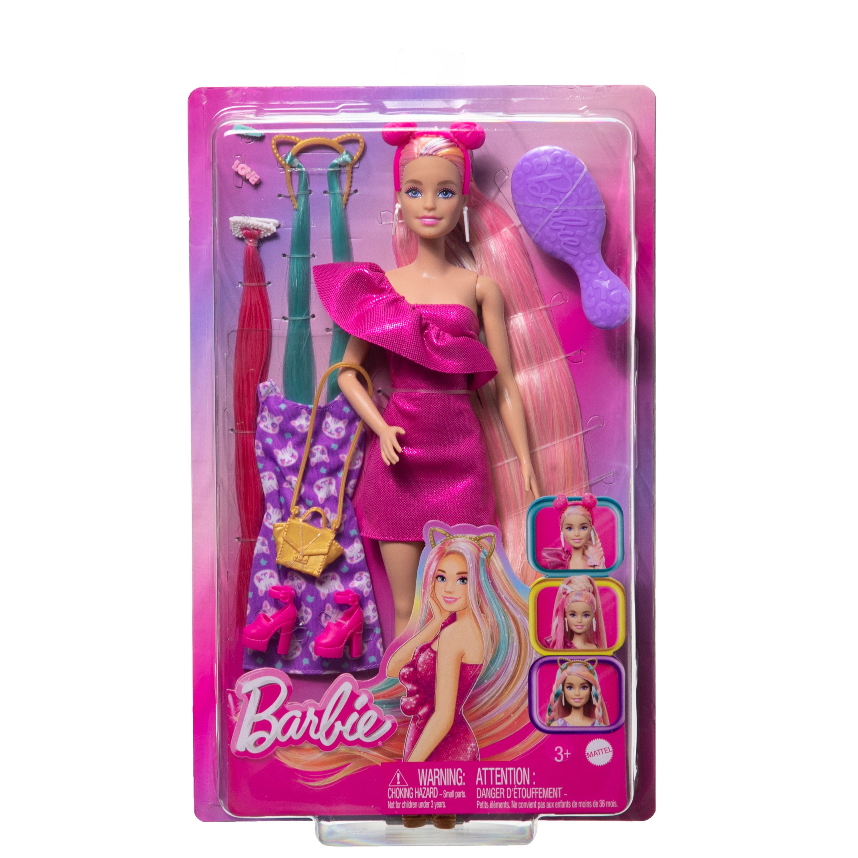 Una muñeca Barbie con un vestido rosa, accesorios y extensiones de cabello adicionales se muestra en un paquete de plástico.