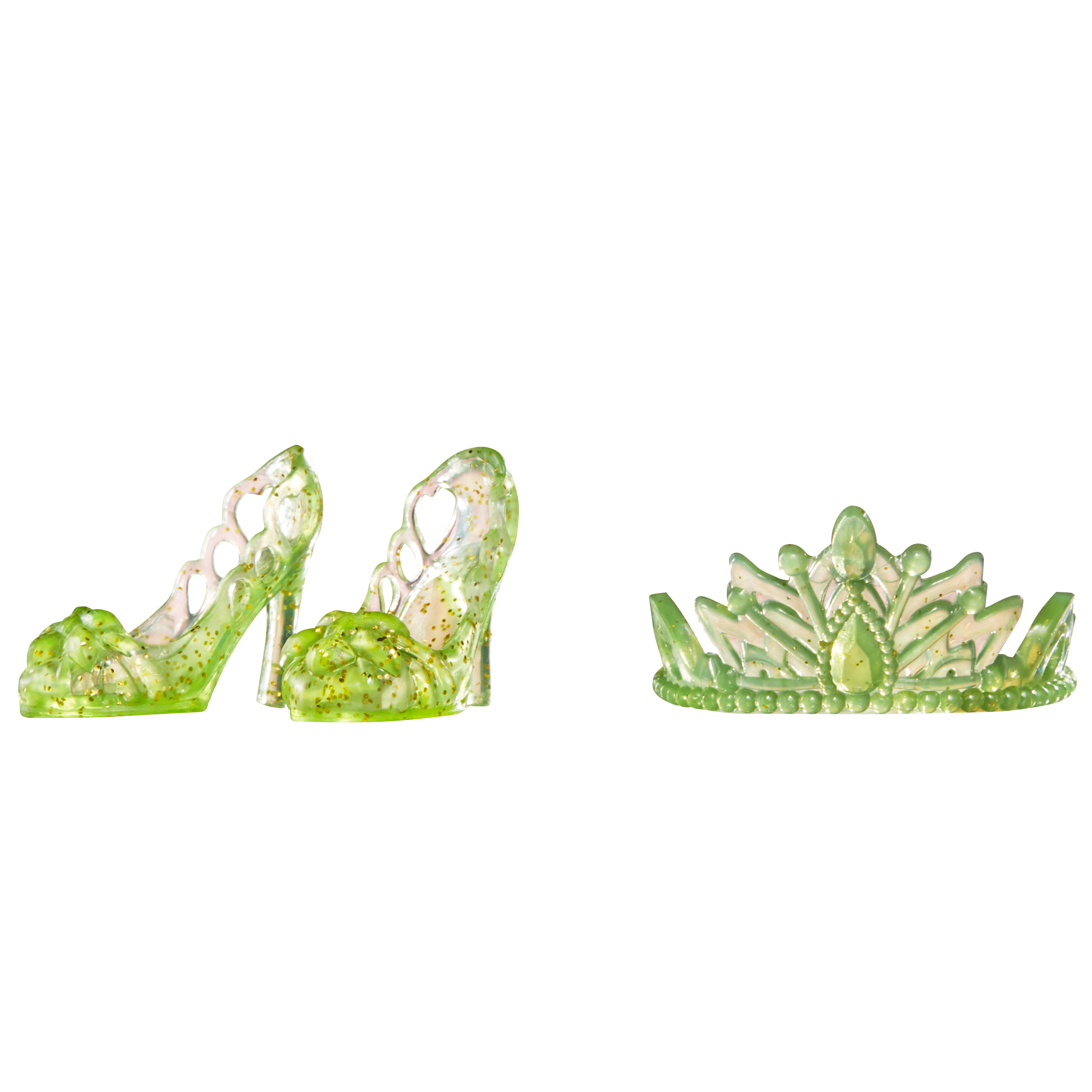 Tacchi alti traslucidi verdi e una tiara, con glitter dorati, su sfondo bianco. La tiara ha una gemma centrale.