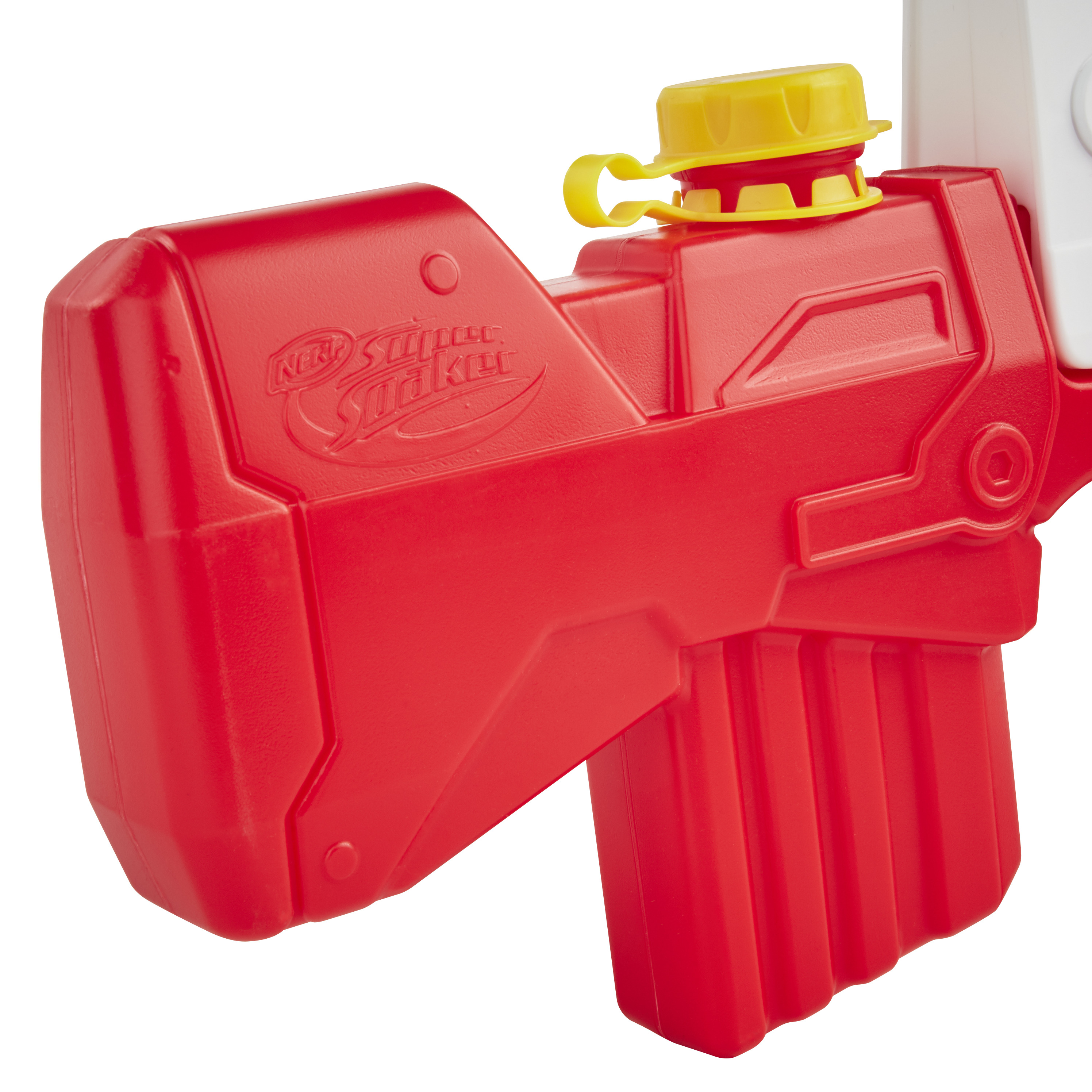 Pistola de agua Nerf Super Soaker roja, tapa amarilla, mango blanco, detalles visibles sobre fondo blanco.