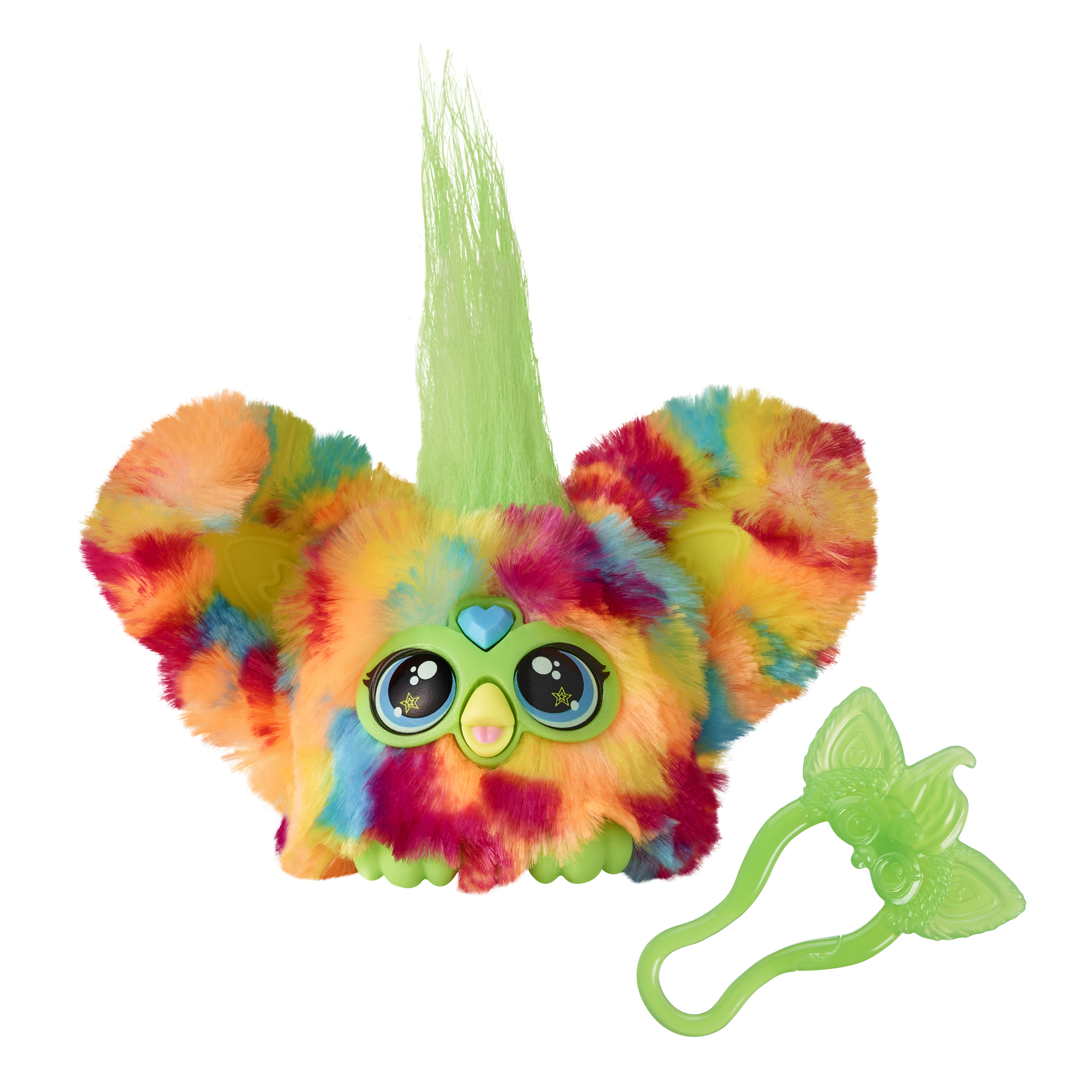 Un juguete Furby colorido con pelo verde y un accesorio a juego. El juguete es multicolor, con un fondo blanco.
