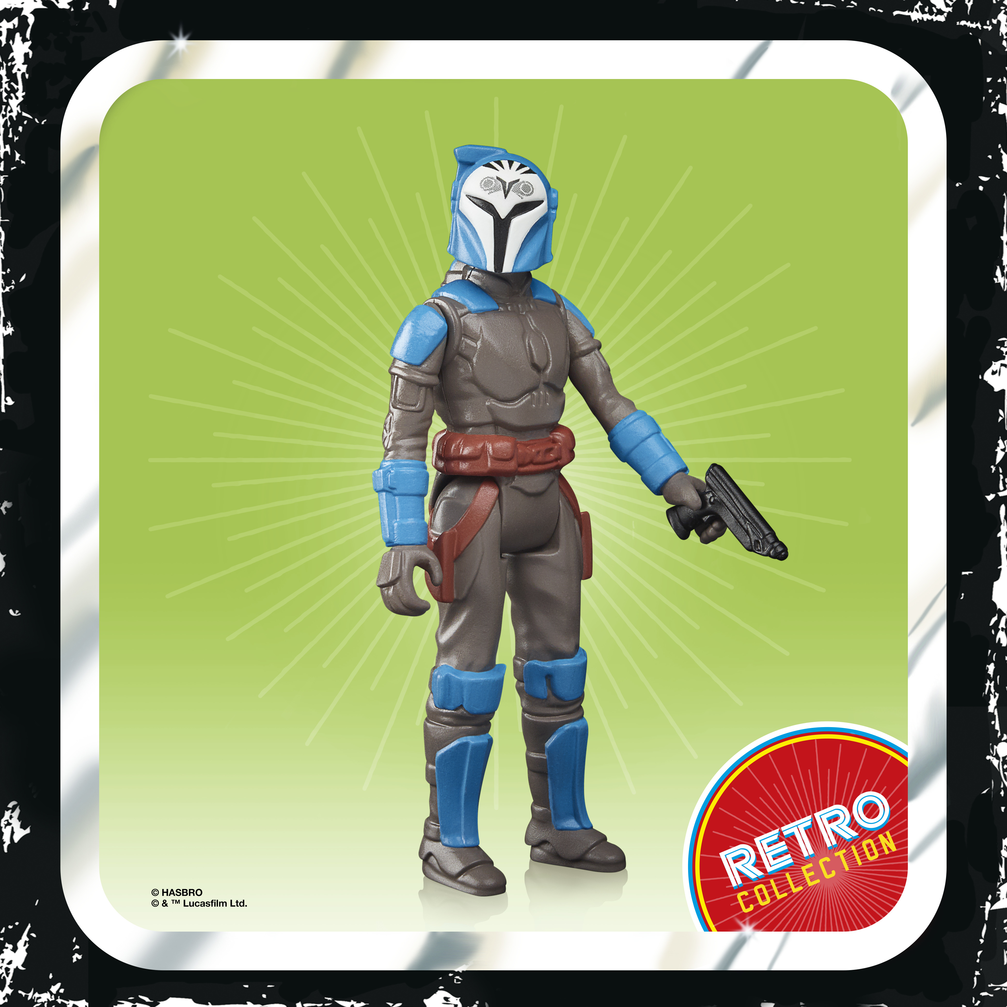 Action figure mandaloriana con casco blu, armatura e blaster nero, su sfondo verde. Logo Retro Collection.