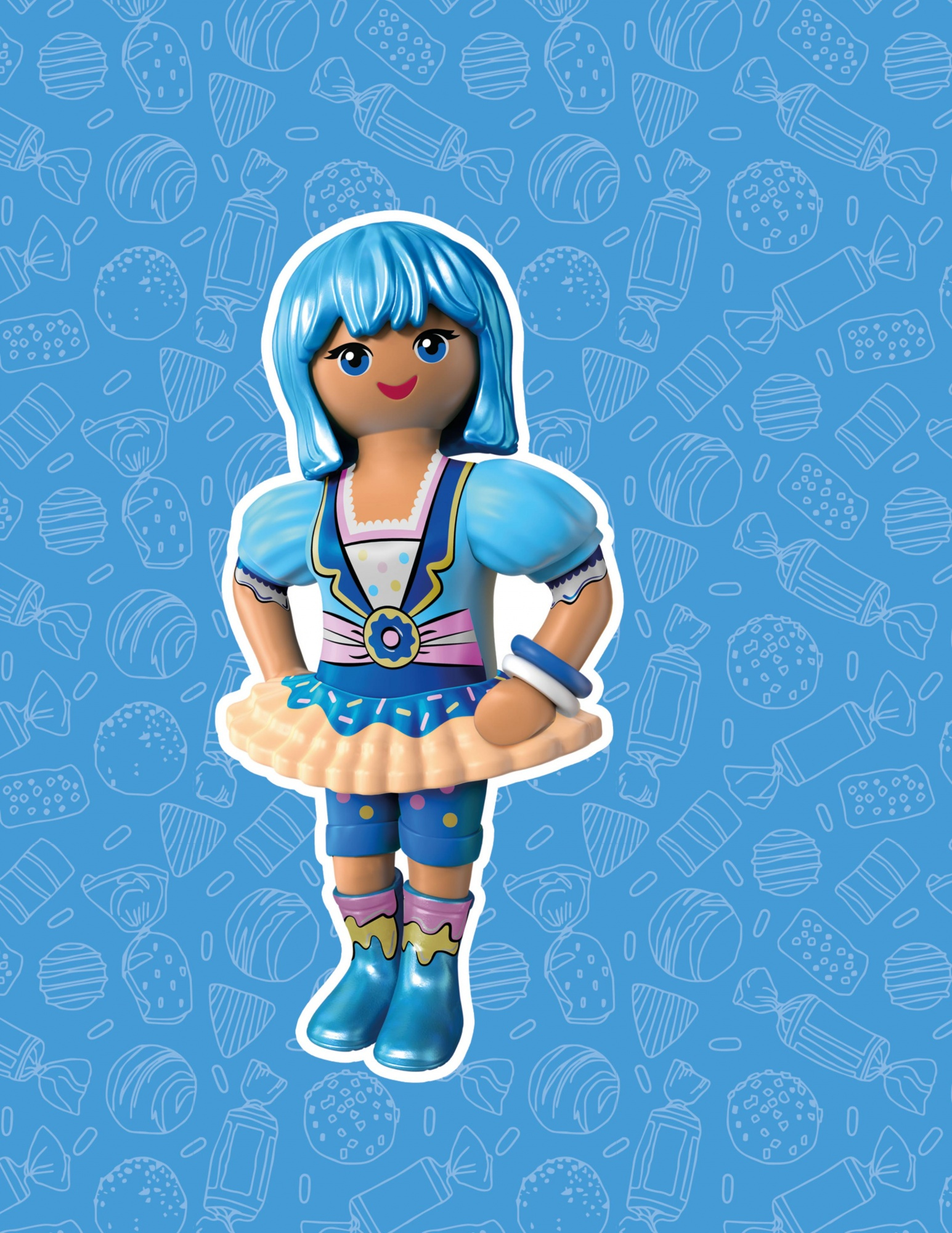 Una bambola con capelli blu e abito a tema caramelle su sfondo blu con motivo caramelle.