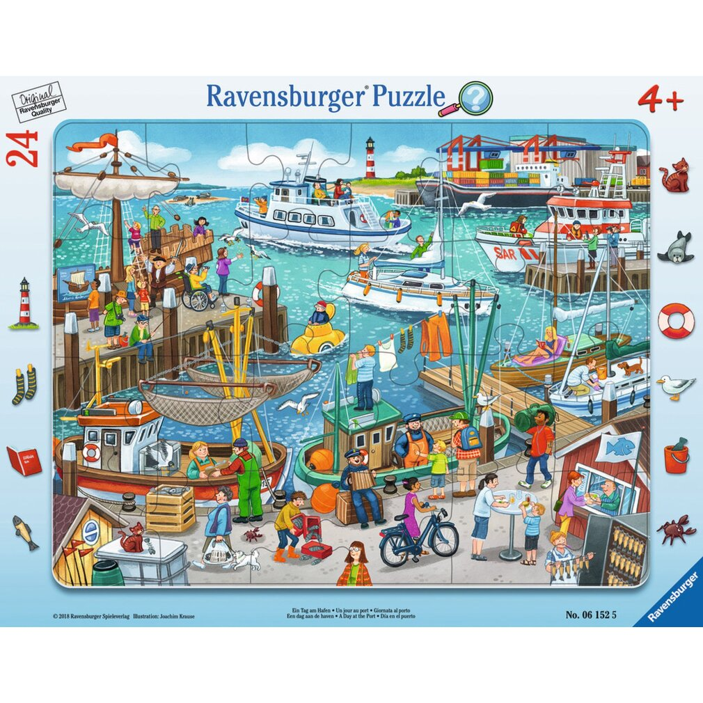 Das Puzzle zeigt eine Hafenszene mit Booten, Menschen und Gebäuden. Ein Leuchtturm und verschiedene Objekte umgeben das Bild.