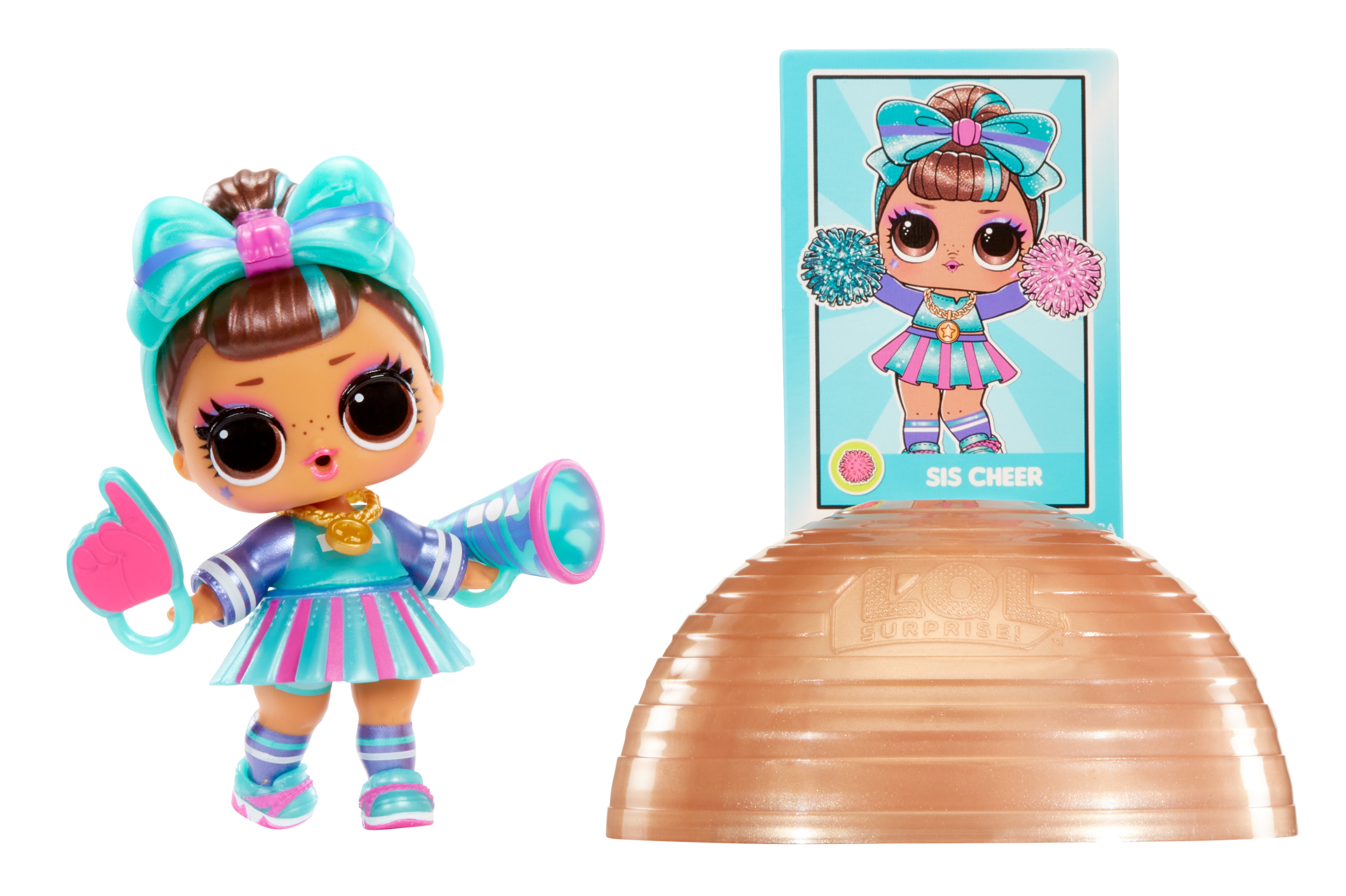 Lalka z kokardą, strojem cheerleadera i megafonem. Jest też karta z rysunkiem cheerleadera.