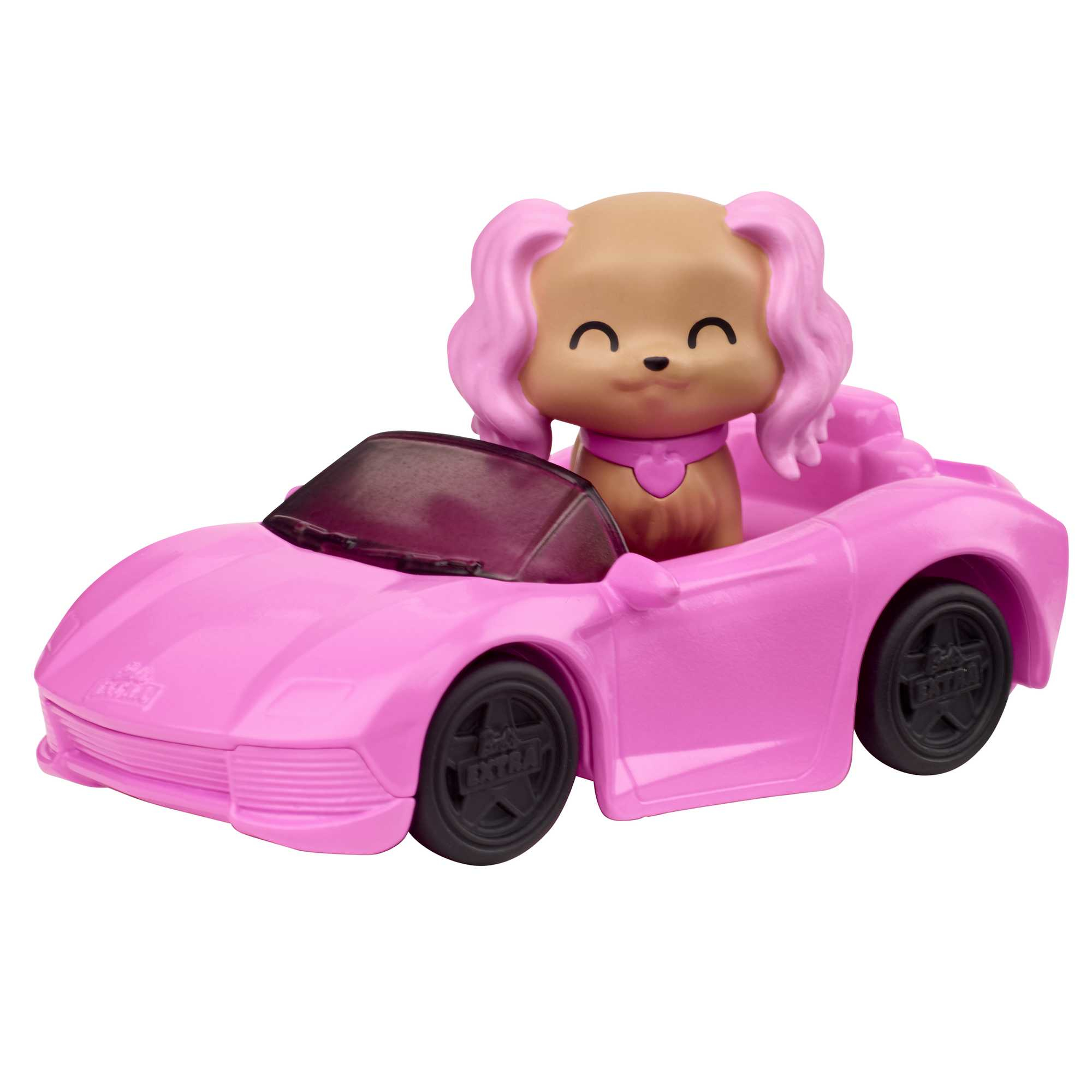 Macchina giocattolo rosa con ruote nere. Un cane con orecchie e collare rosa è in macchina.