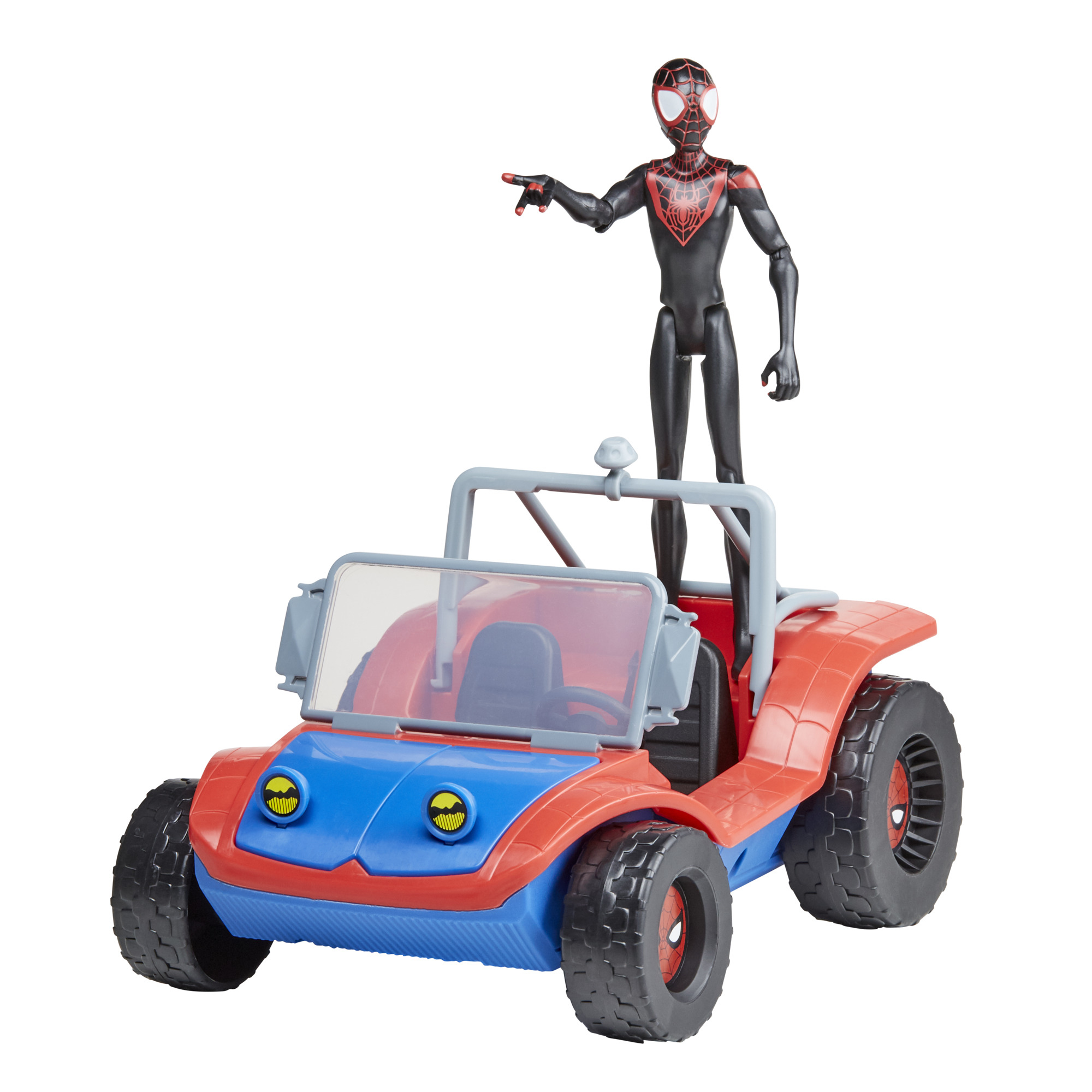 Una figura de Spider-Man está de pie sobre un coche de juguete rojo y azul. La figura es negra con detalles rojos, señalando.