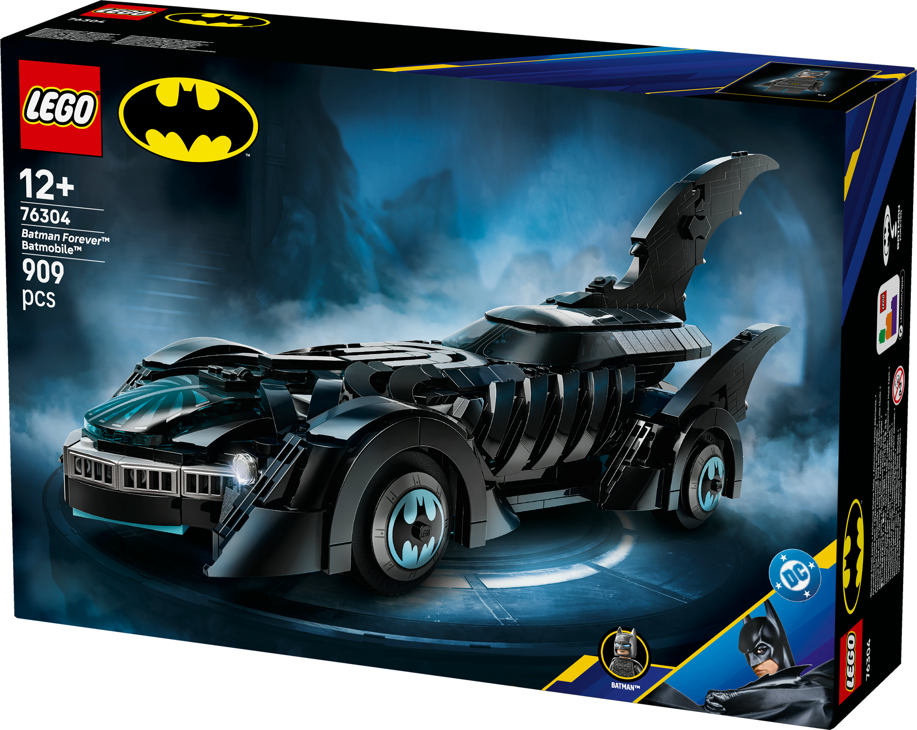 Grafika pudełka zestawu Lego Batman. Przedstawia Batmobil, czarny samochód z niebieskimi akcentami i logo Batmana.