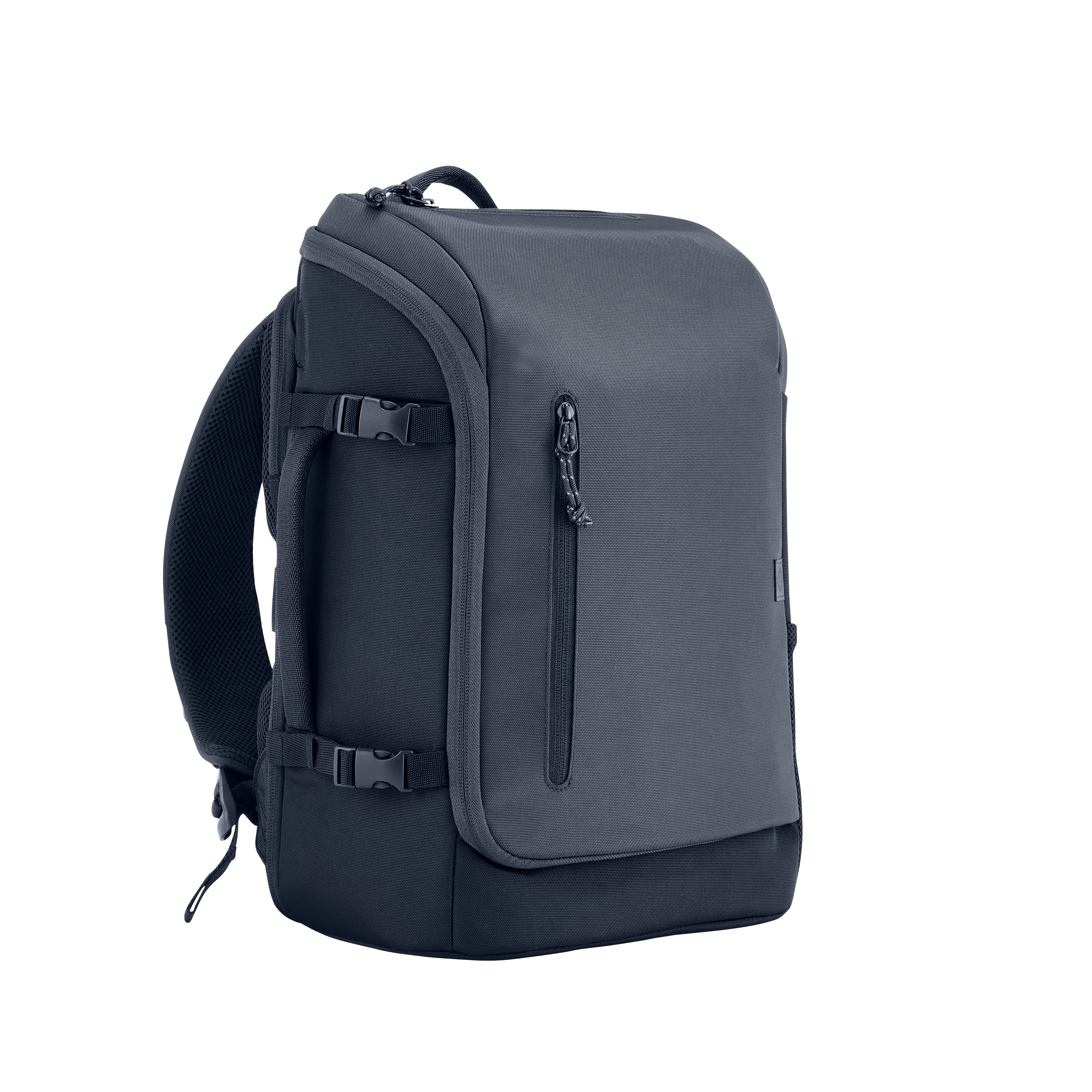 Ein dunkelgrauer Rucksack mit mehreren Fächern und Gurten ist auf weißem Hintergrund isoliert.