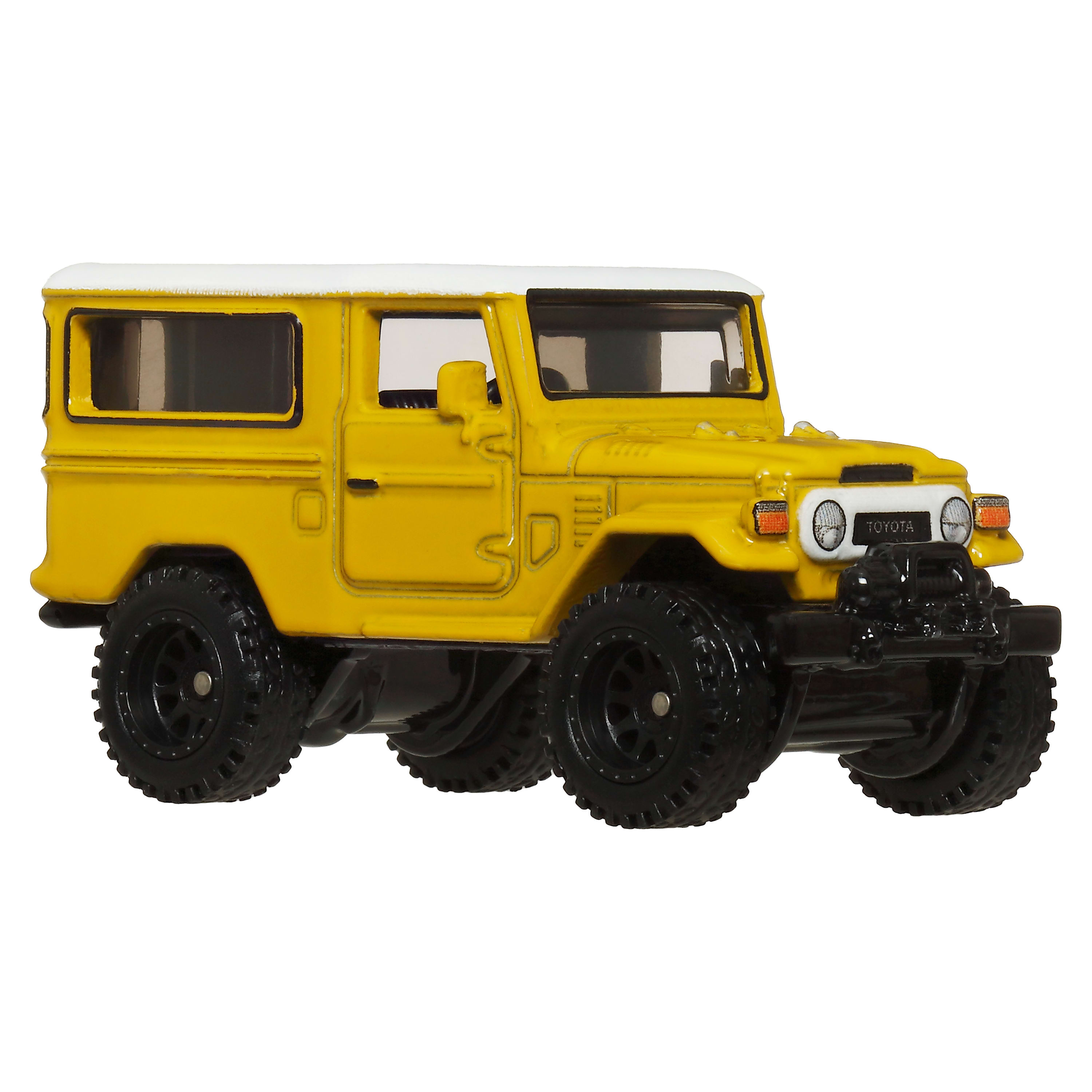 Żółta zabawka Toyota Land Cruiser z białym dachem i czarnymi kołami na białym tle.