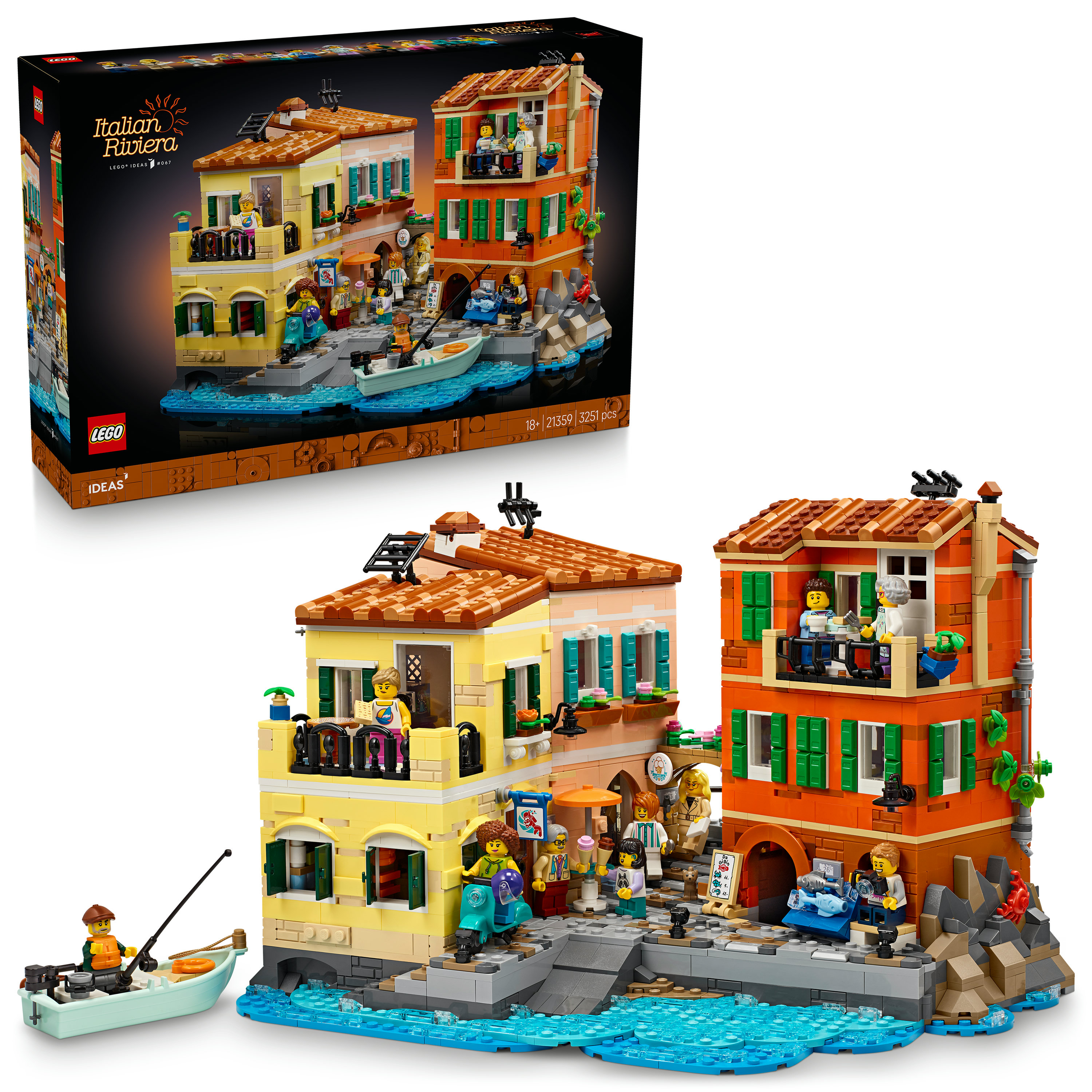 Zestaw LEGO Italian Riviera. Budynki, figurki, łódź i woda. Pudełko jest w lewym górnym rogu.
