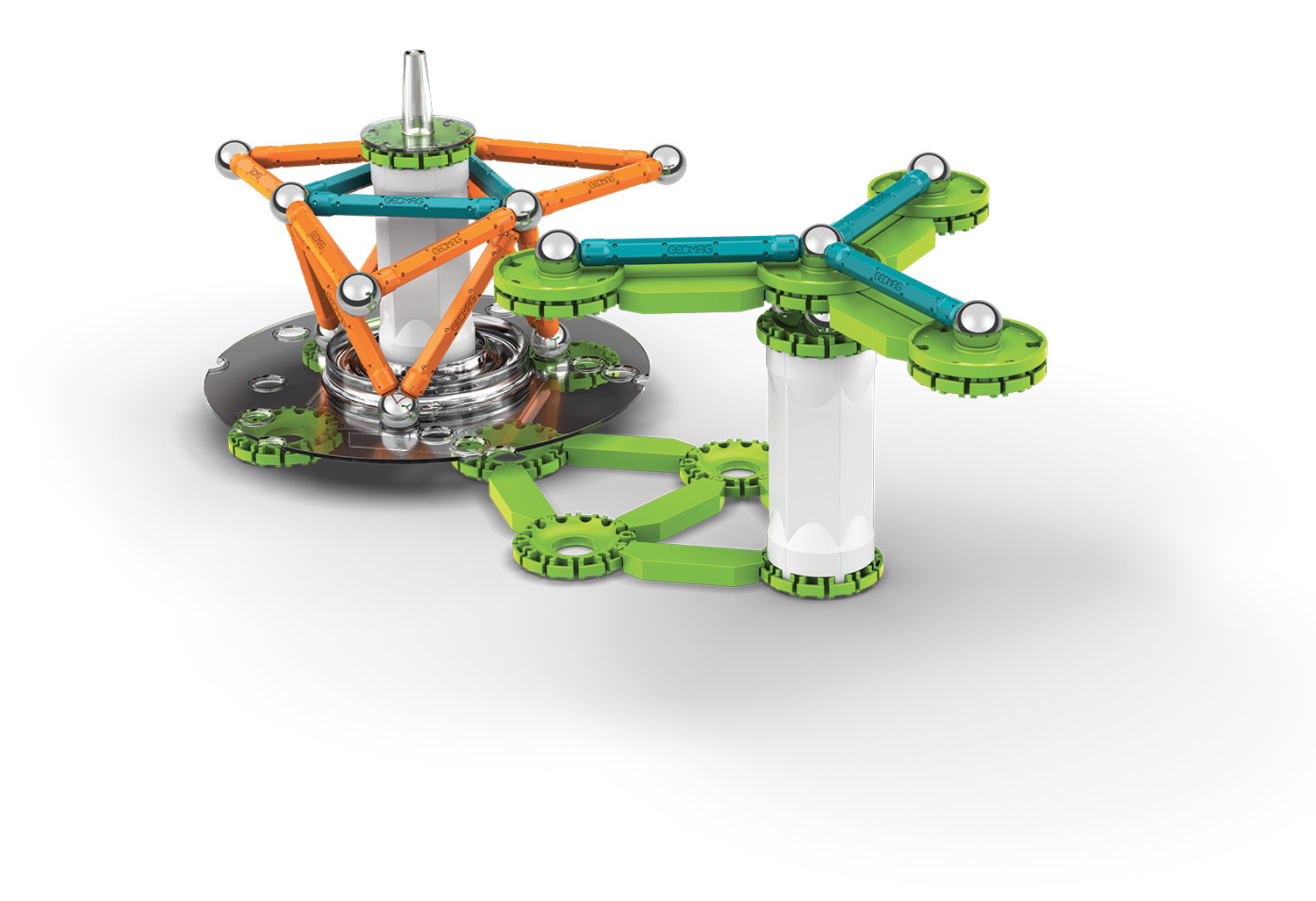 Ein farbenfrohes Konstruktionsspielzeug mit orangefarbenen, grünen und türkisfarbenen Komponenten. Es hat Magnetkugeln, Zahnräder und zylindrische Stützen.