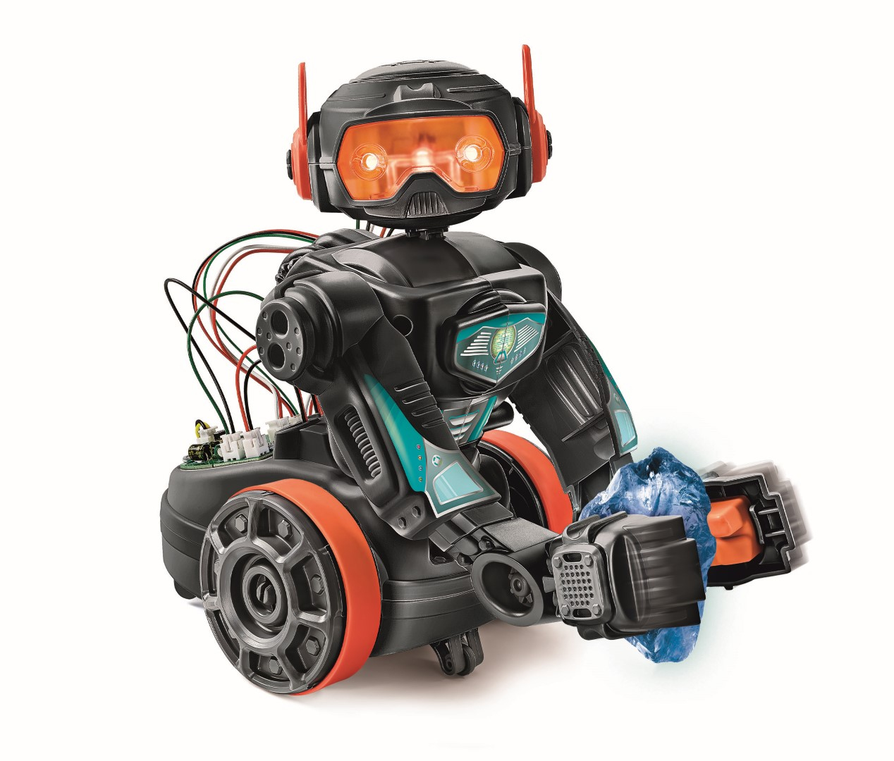 Schwarzer Roboter mit orangefarbenen Details, der ein blaues Objekt hält. Er hat orangefarbene Augen und Antennen. Drähte sind sichtbar. Räder sind orange.