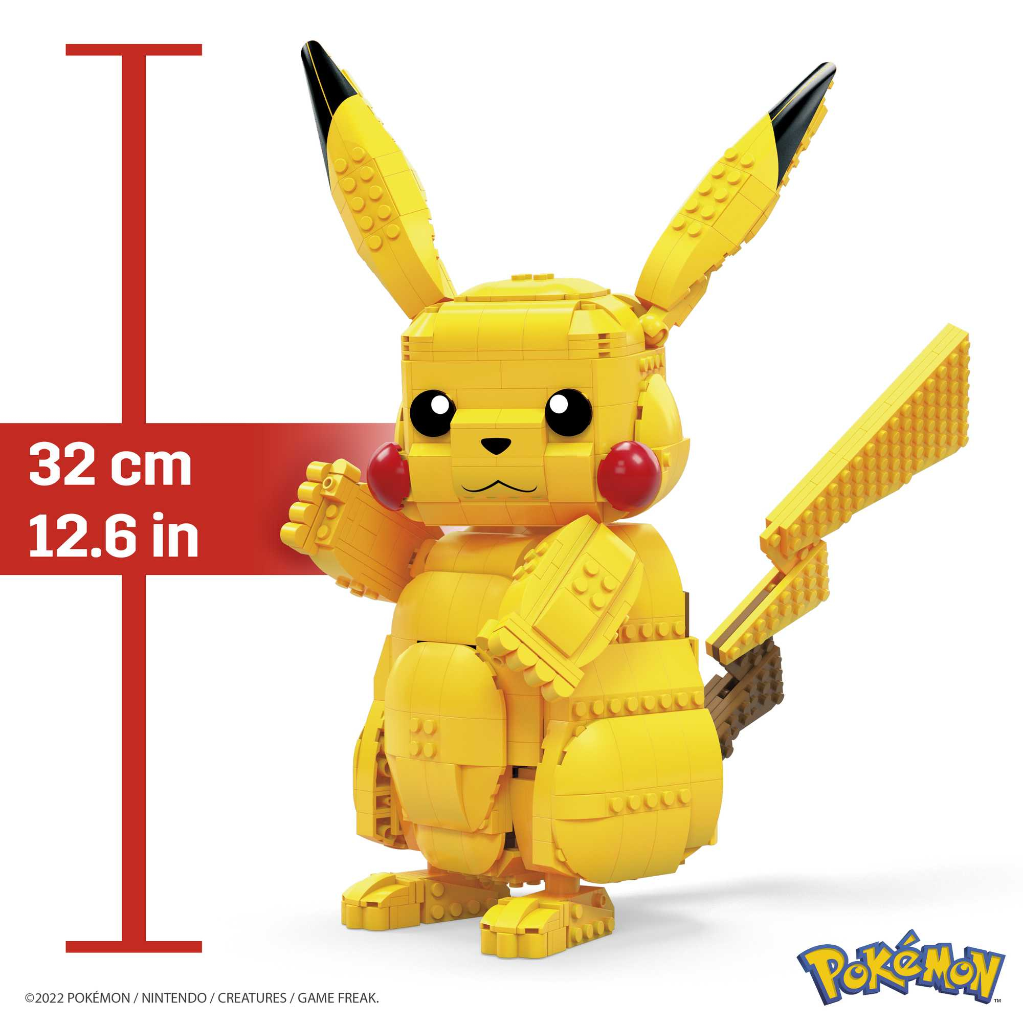 Un Pikachu amarillo hecho de bloques. Tiene orejas con punta negra, mejillas rojas y una cola de rayo. Se muestra una barra de medición roja.