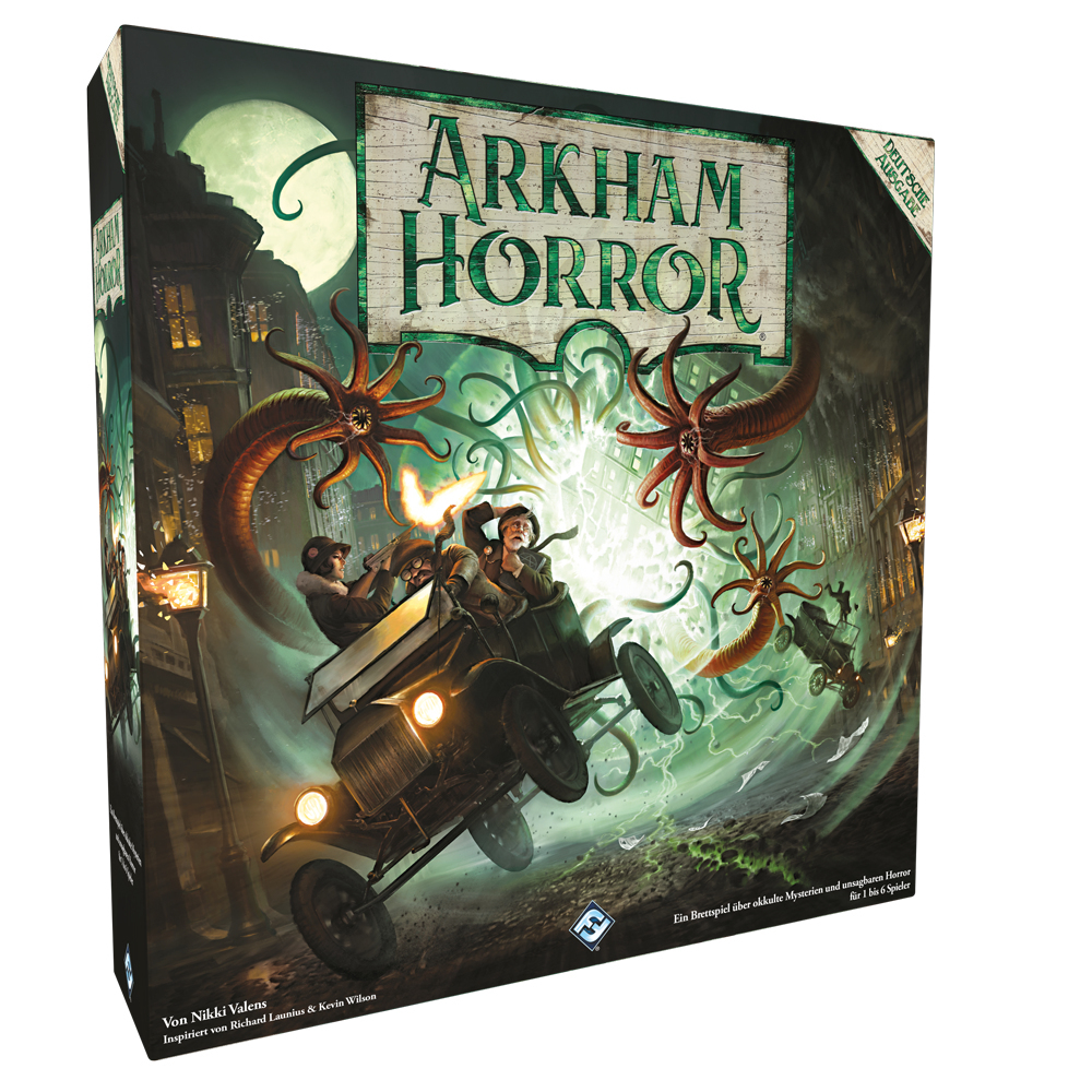 Grafika na pudełku gry planszowej Arkham Horror przedstawia samochód uciekający przed potworami. Budynki i pełnia księżyca w tle.