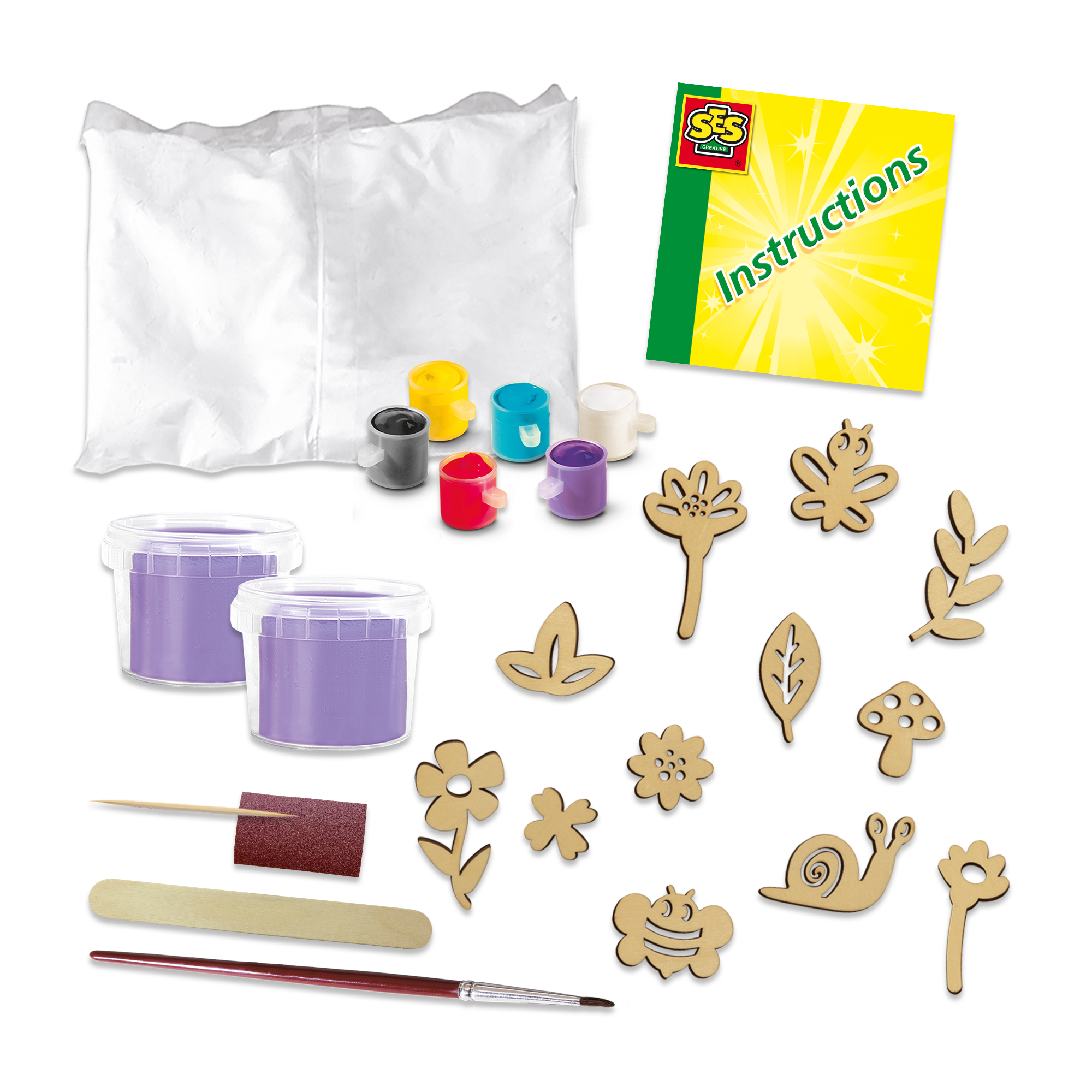 Zestaw rzemieślniczy z farbą, drewnianymi kształtami, kubeczkami z farbą, instrukcjami i narzędziami. Białe tło.