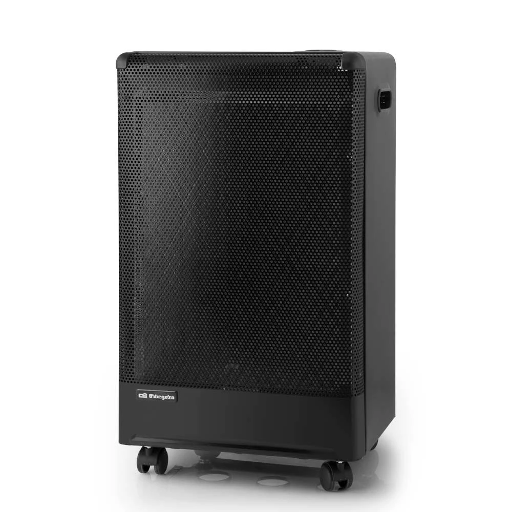 Un calefactor negro rectangular con frente perforado. Tiene ruedas abajo y un logotipo de marca.