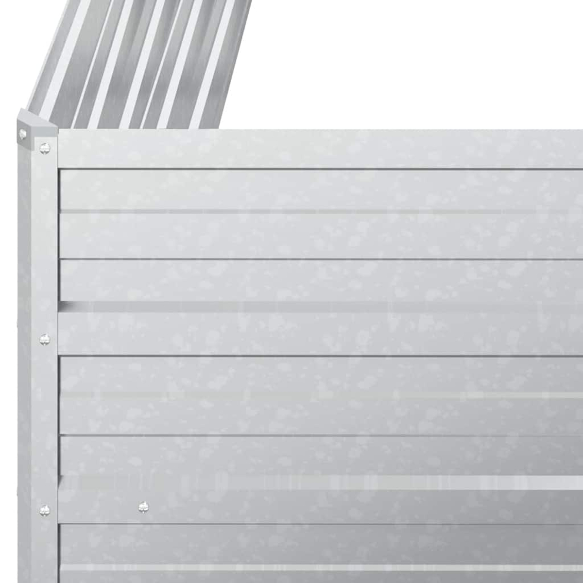 Nahaufnahme eines Teils einer grauen Metallkonstruktion. Horizontale Paneele bilden den Hauptteil, mit vertikalen Stützen und abgewinkelten Oberteilen.