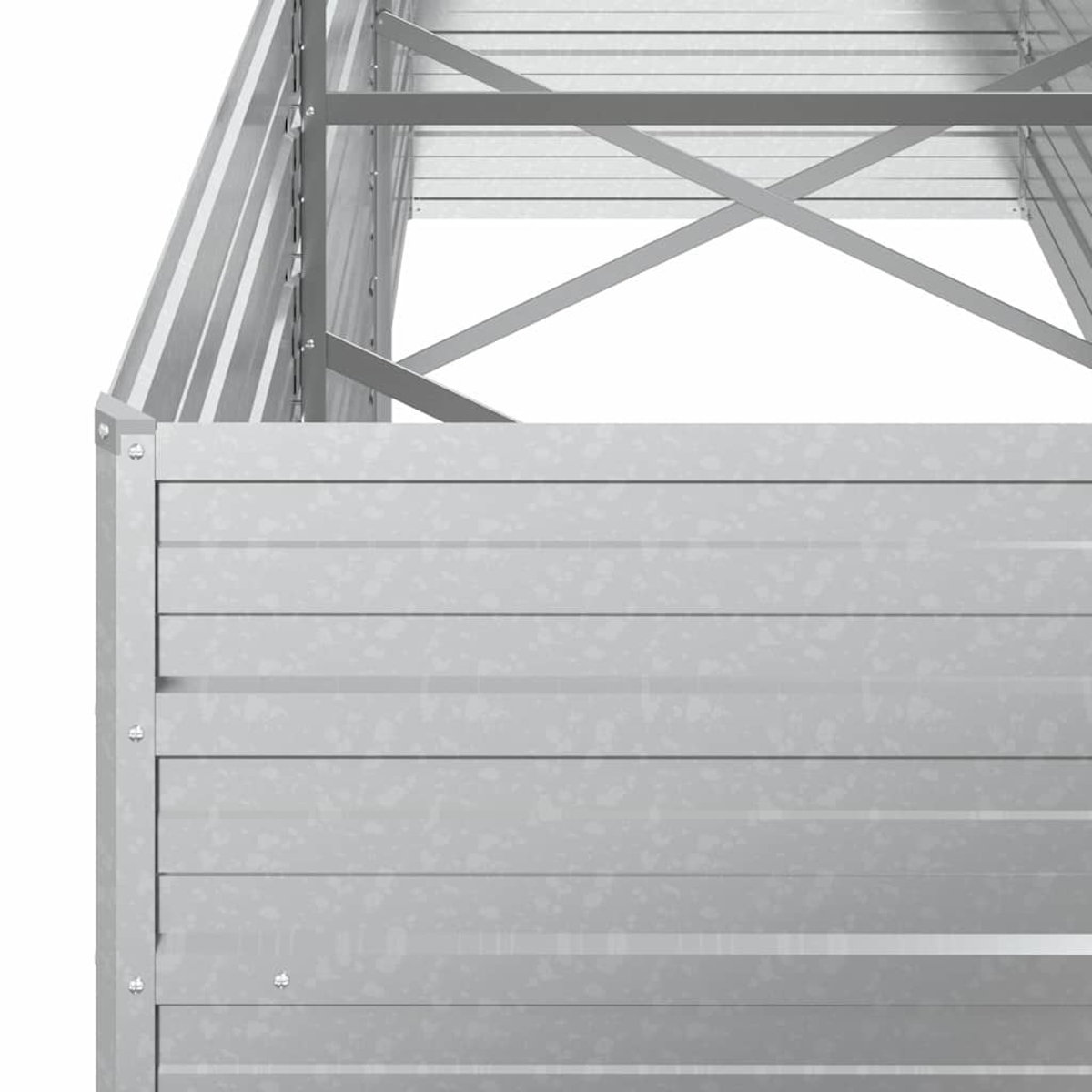 Nahaufnahme einer Metallpflanzkiste. Die Seiten sind horizontal gerippt und silbern. Der Innenrahmen hat diagonale Stützen.