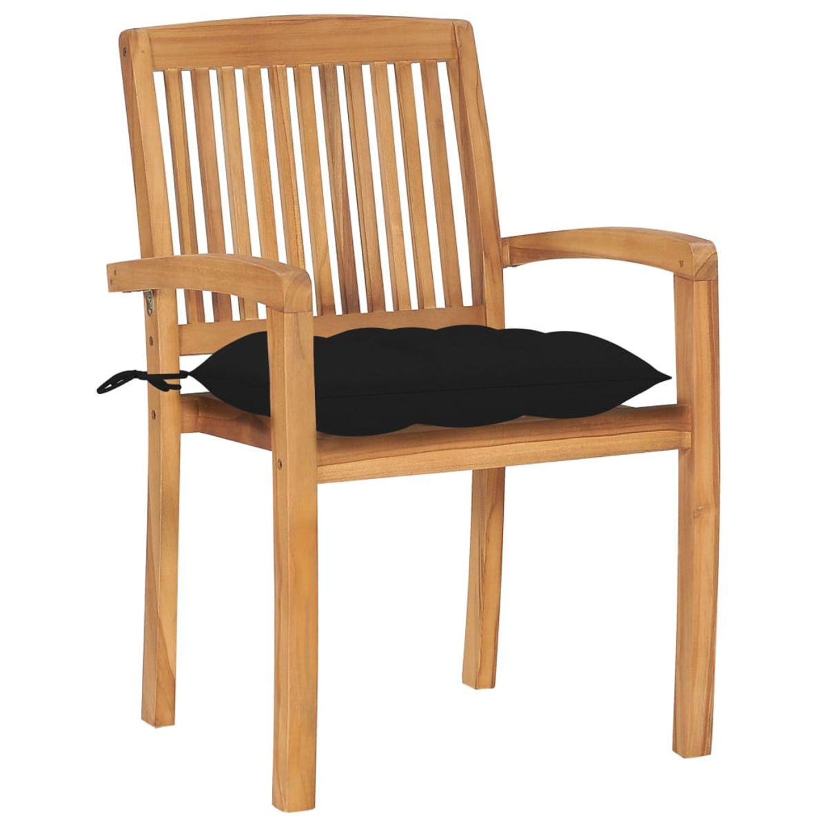 Holzstuhl mit schwarzem Kissen. Der Stuhl hat eine Lattenlehne und Armlehnen.