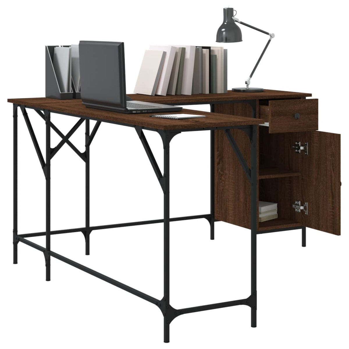 Dunkler Holzschreibtisch mit Laptop, Büchern und Lampe. Schrank mit offenen Türen und Schublade. Metallrahmen.