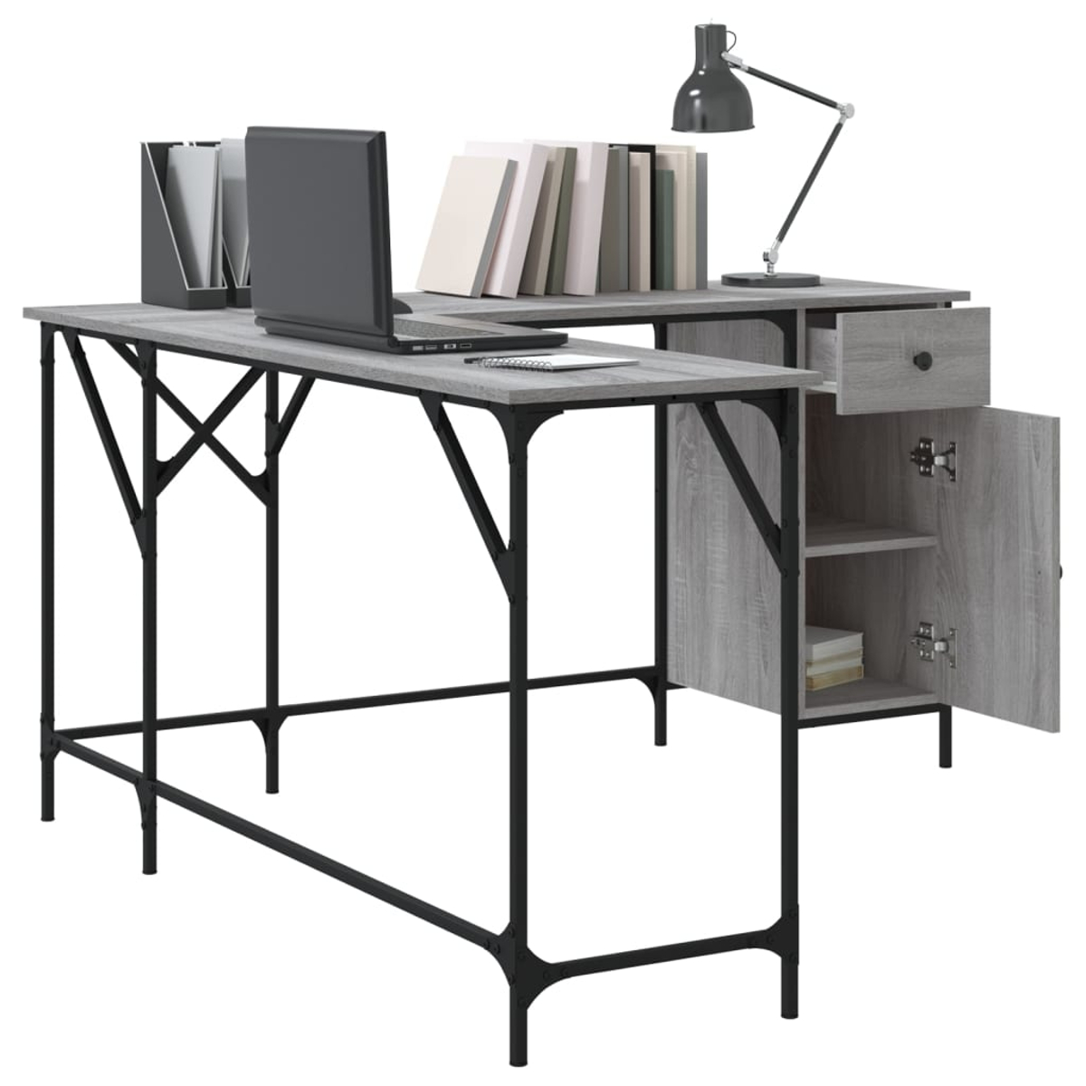Ein grauer Schreibtisch mit Laptop, Büchern und einer Lampe. Der Schreibtisch hat einen Schrank mit offener Tür. Der Schreibtisch hat schwarze Metallbeine.