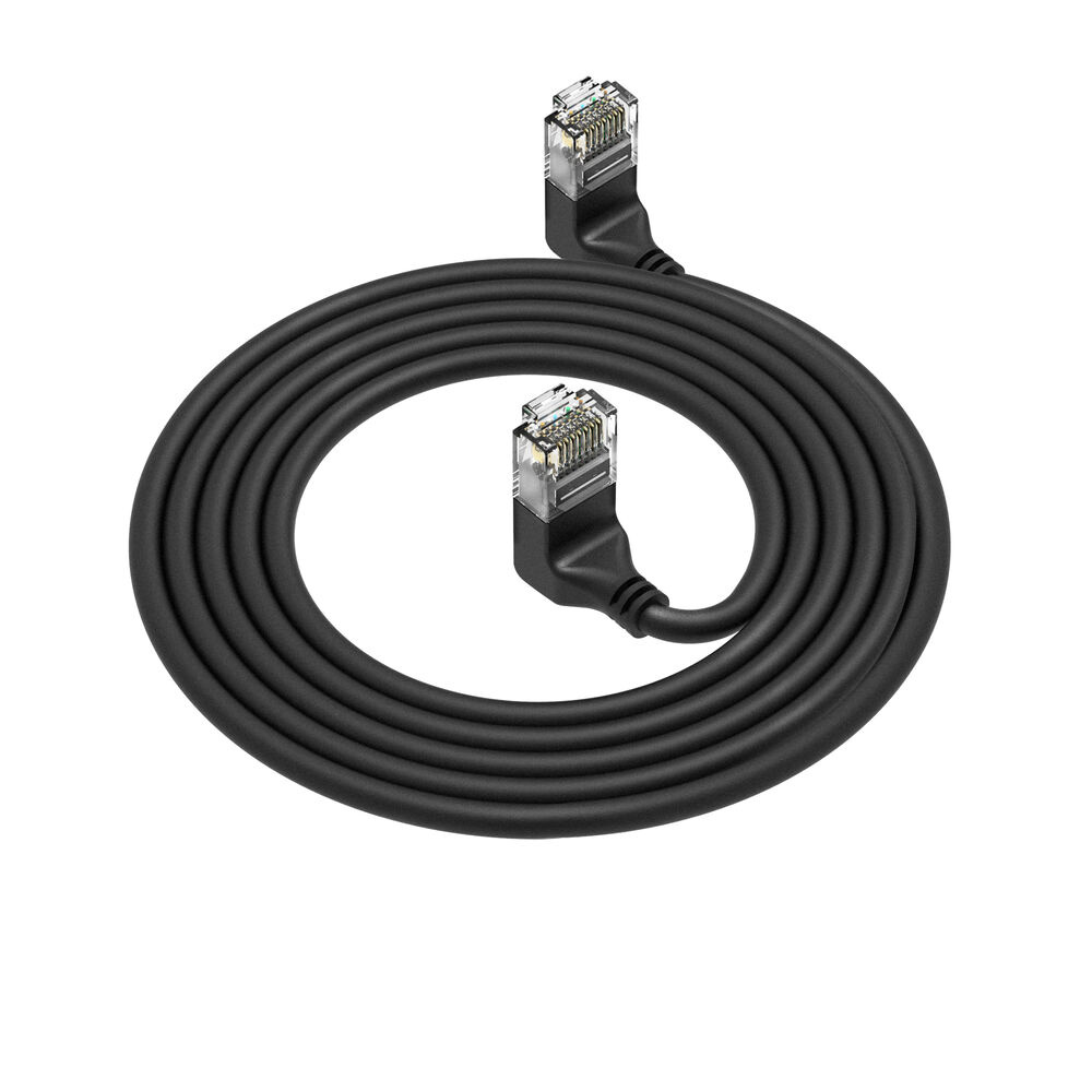 Een zwarte Ethernet-kabel met twee transparante connectoren. De kabel is opgerold in een lus.