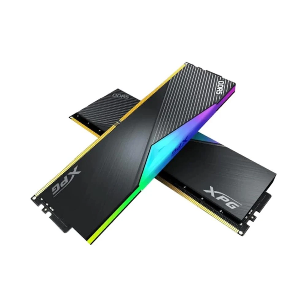 Due stick RAM XPG DDR5 neri. Uno è sopra l'altro ad angolo, con accenti di luce colorati lungo il bordo.