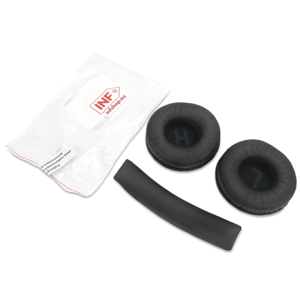 Części słuchawek: dwie czarne nausznice z literami, czarna poduszka pałąka i zapieczętowana plastikowa torba z logo na białym tle.