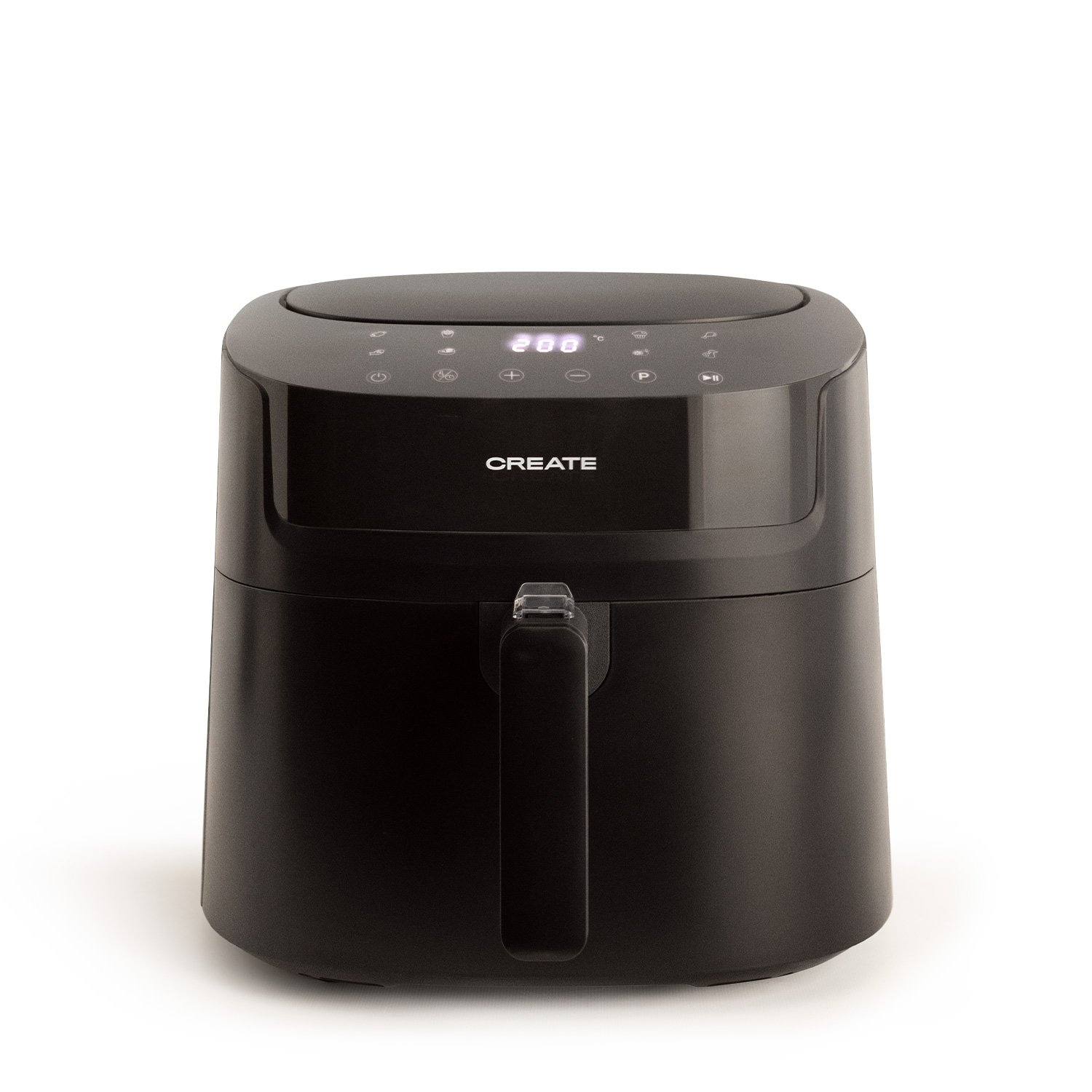 Czarna frytkownica na białym tle. Ma cyfrowy wyświetlacz i przyciski sterowania. Z przodu znajduje się uchwyt.