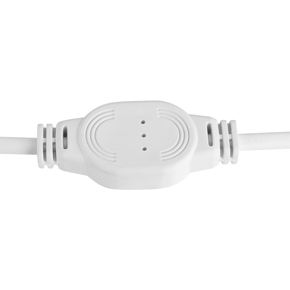 Ein weißer Stecker mit zwei angeschlossenen Drähten. Der Stecker hat eine abgerundete Form mit drei kleinen Löchern und zwei parallelen Linien.