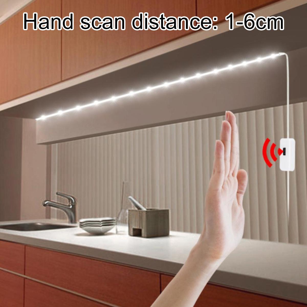 Eine Hand greift nach einem Sensor über einer Küchenarbeitsplatte. Ein Lichtstreifen beleuchtet die Oberseite. Text: Hand-Scan-Abstand: 1-6 cm.