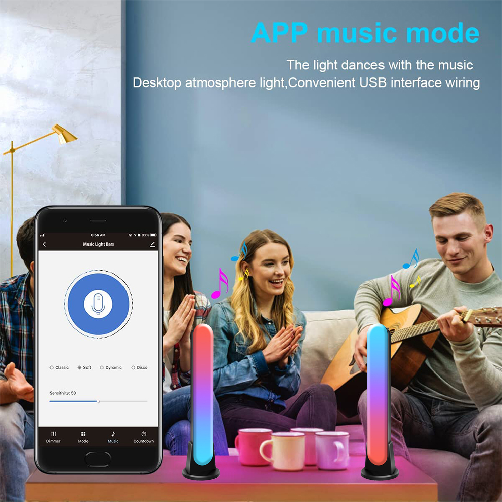 Drei Personen genießen Musik mit bunten Lichtern. Einer spielt Gitarre, die anderen klatschen. Ein Telefon zeigt eine App für Musiklichtleisten an.