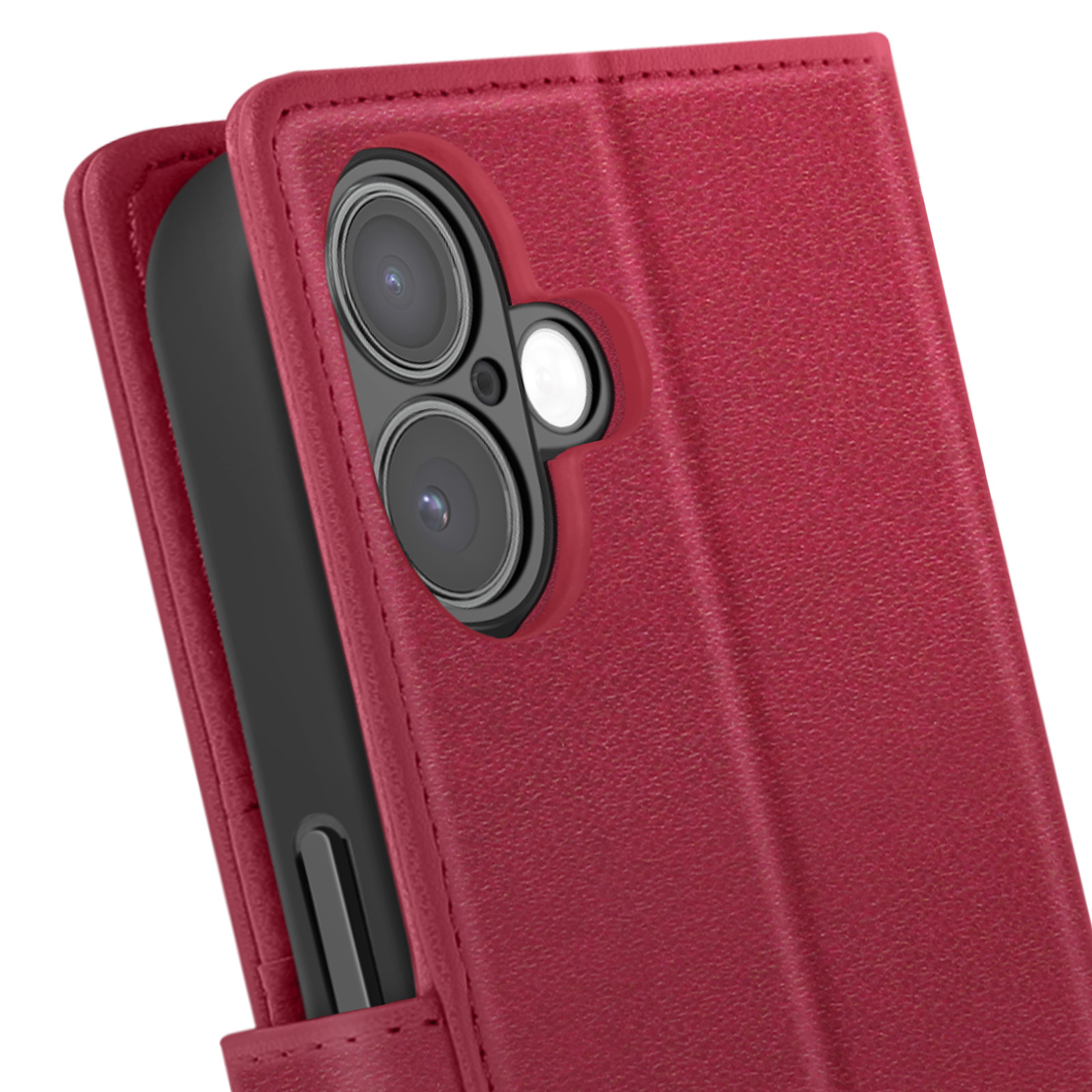 Gros plan sur un étui de téléphone rouge avec des lentilles d'appareil photo noires. Le téléphone est partiellement inséré.