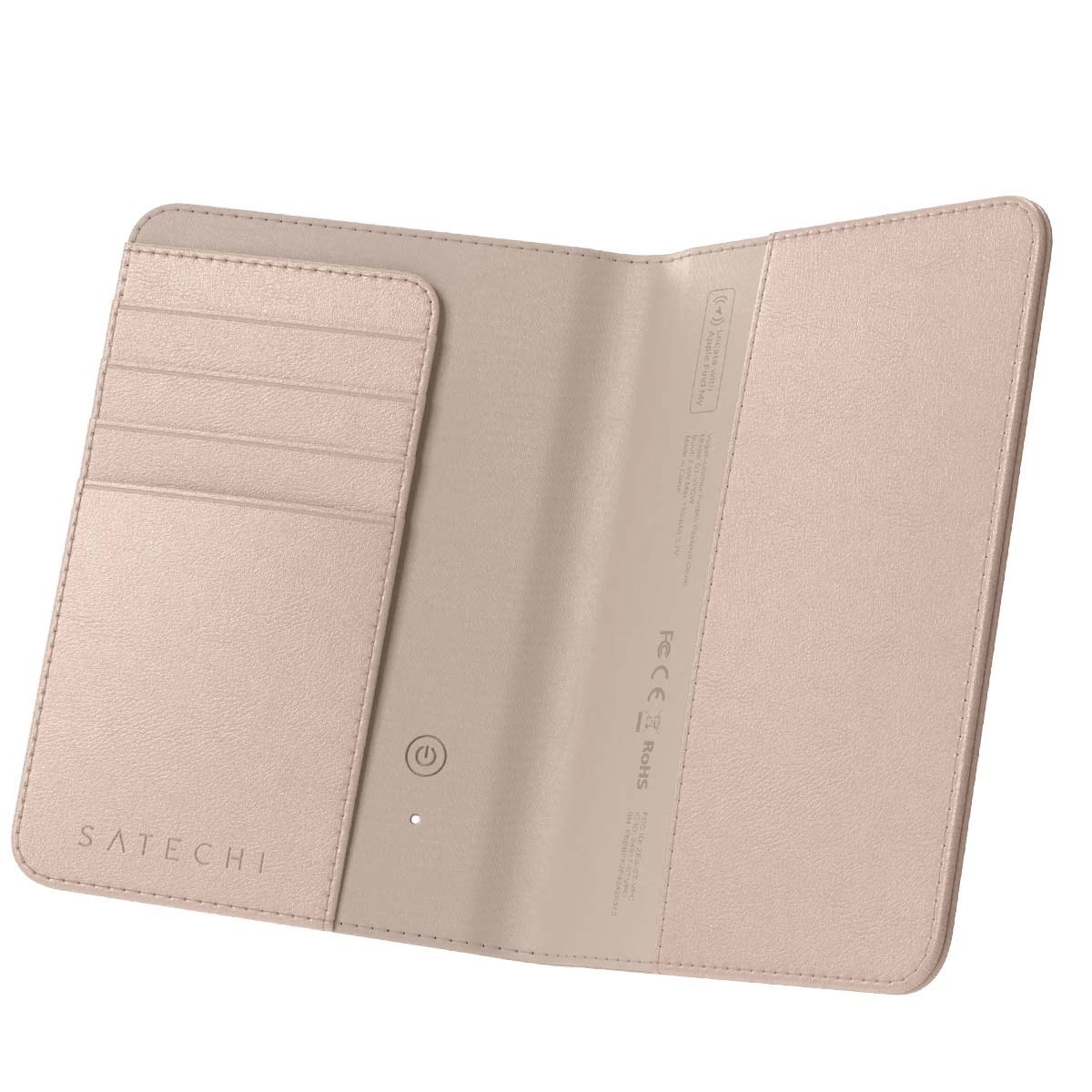 Custodia in pelle beige per un dispositivo, aperta. Presenta fessure per carte, pulsante di accensione e logo del marchio. Sfondo beige semplice.