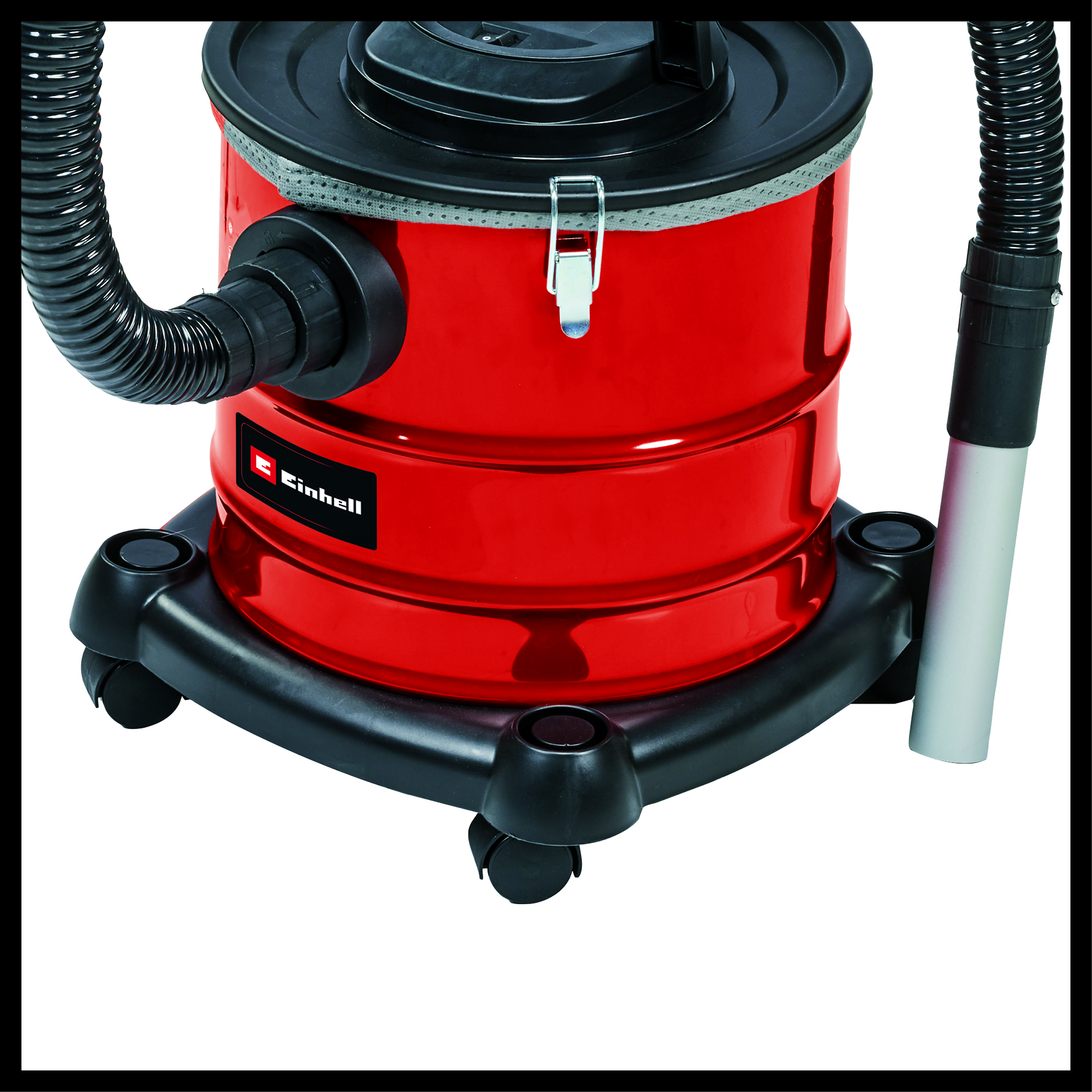 Aspirapolvere Einhell rosso. Base nera con ruote. Tubo nero a sinistra, tubo argento a destra. Sfondo bianco.
